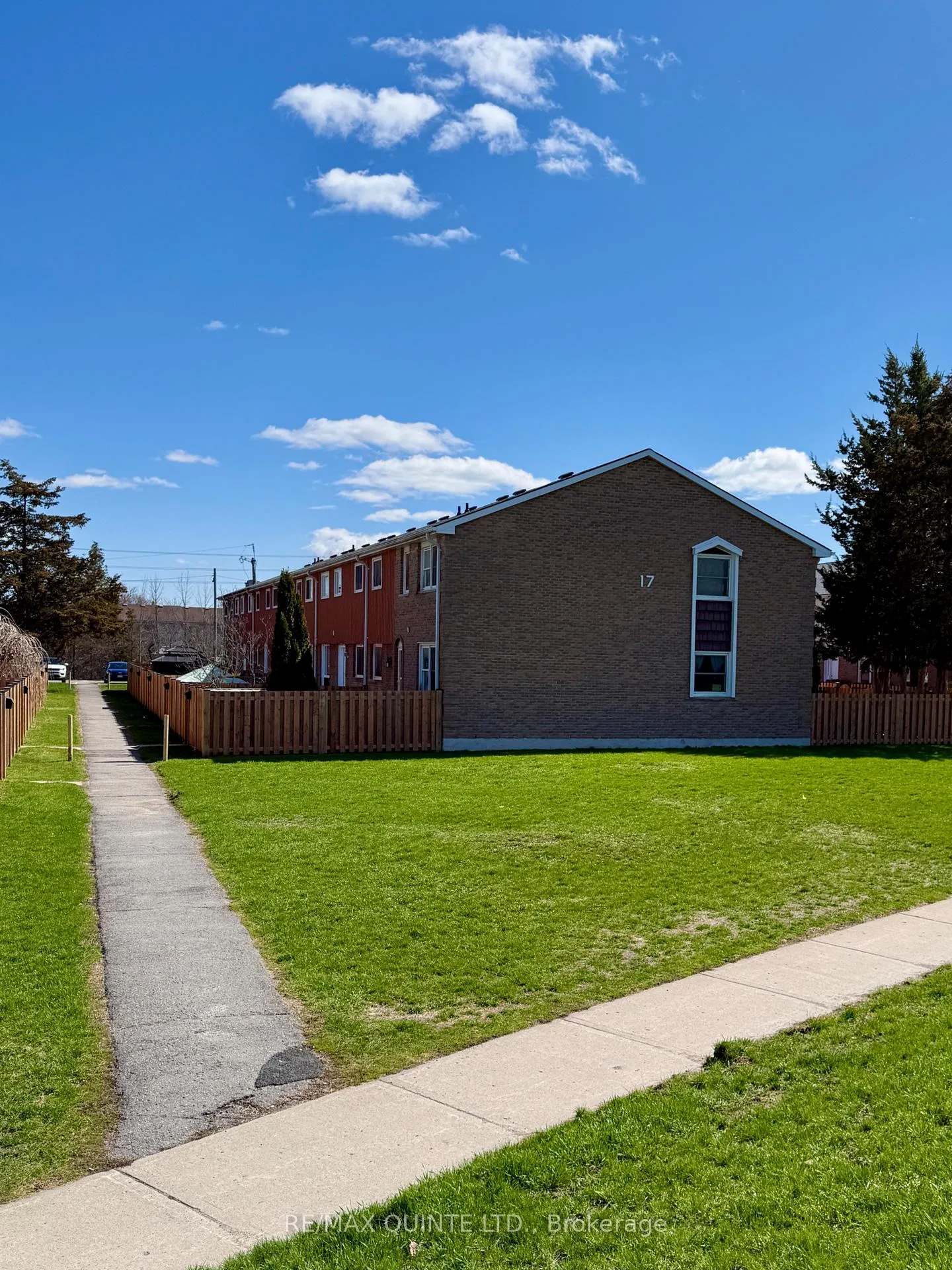 Photo 3 of Unit 25, 17 Tracey Park Drive, Belleville, Belleville Ward — HOMEH