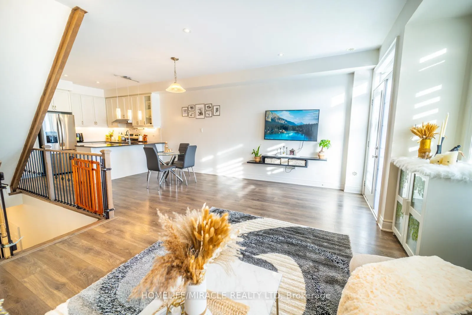 Photo 6 of 1293 Clarriage Court, Milton, Ford — HOMEH