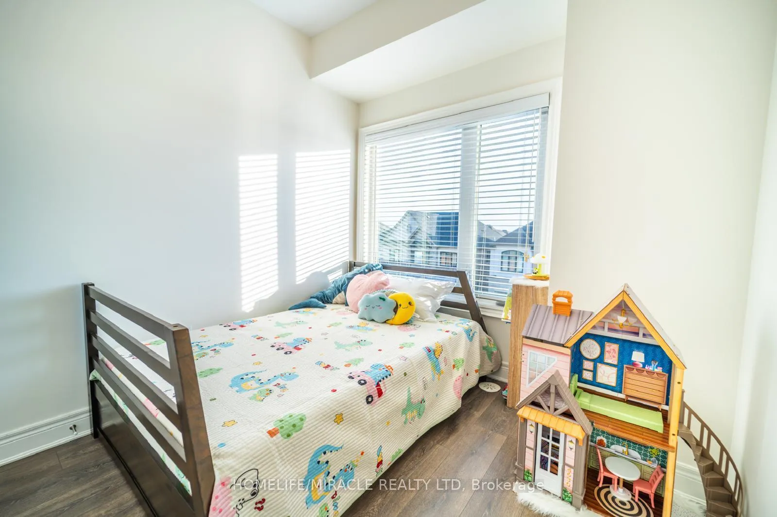 Photo 15 of 1293 Clarriage Court, Milton, Ford — HOMEH