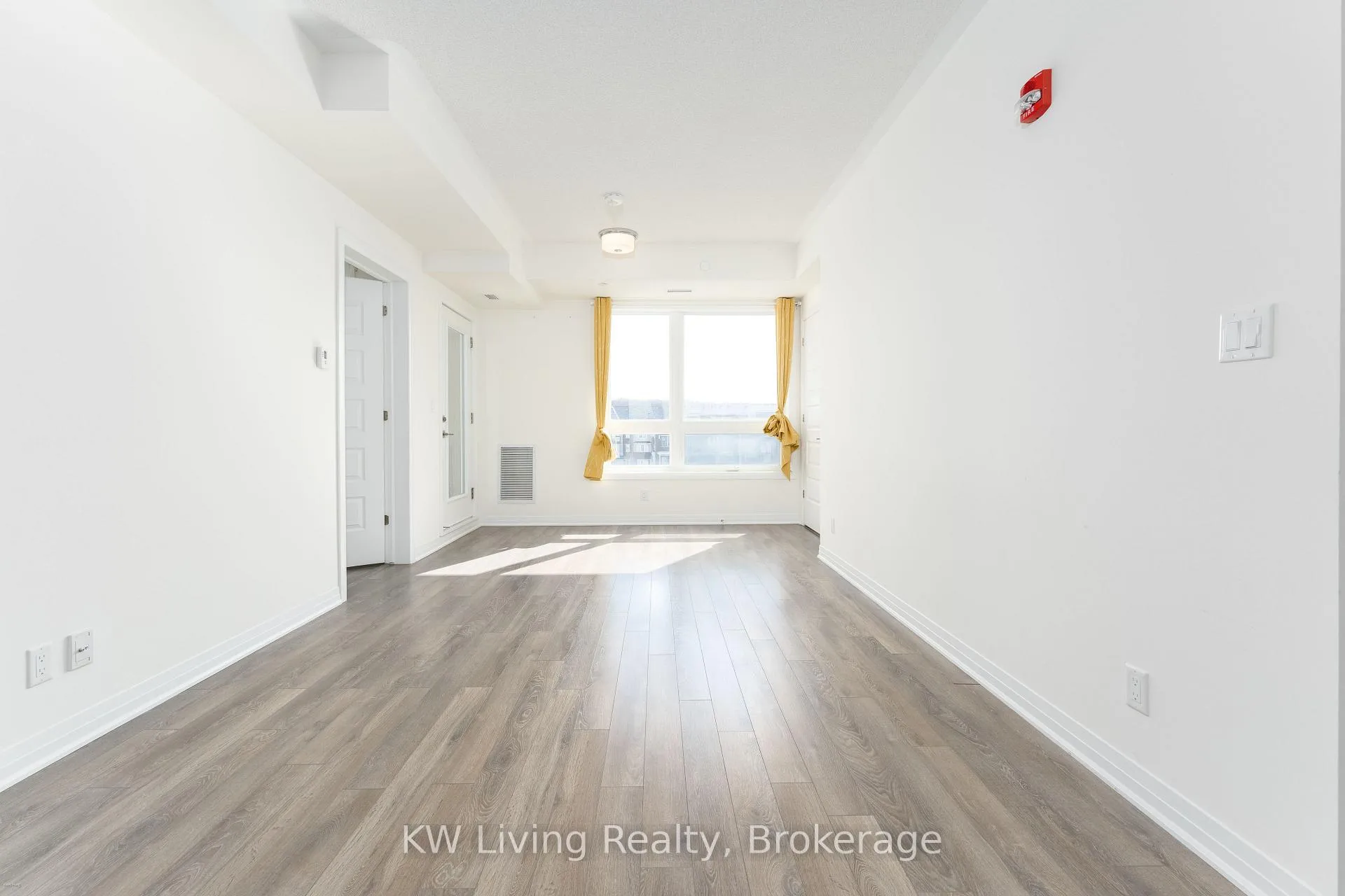 Photo 6 of Unit 402, 58 Adam Sellers Street, Markham, Cornell — HOMEH