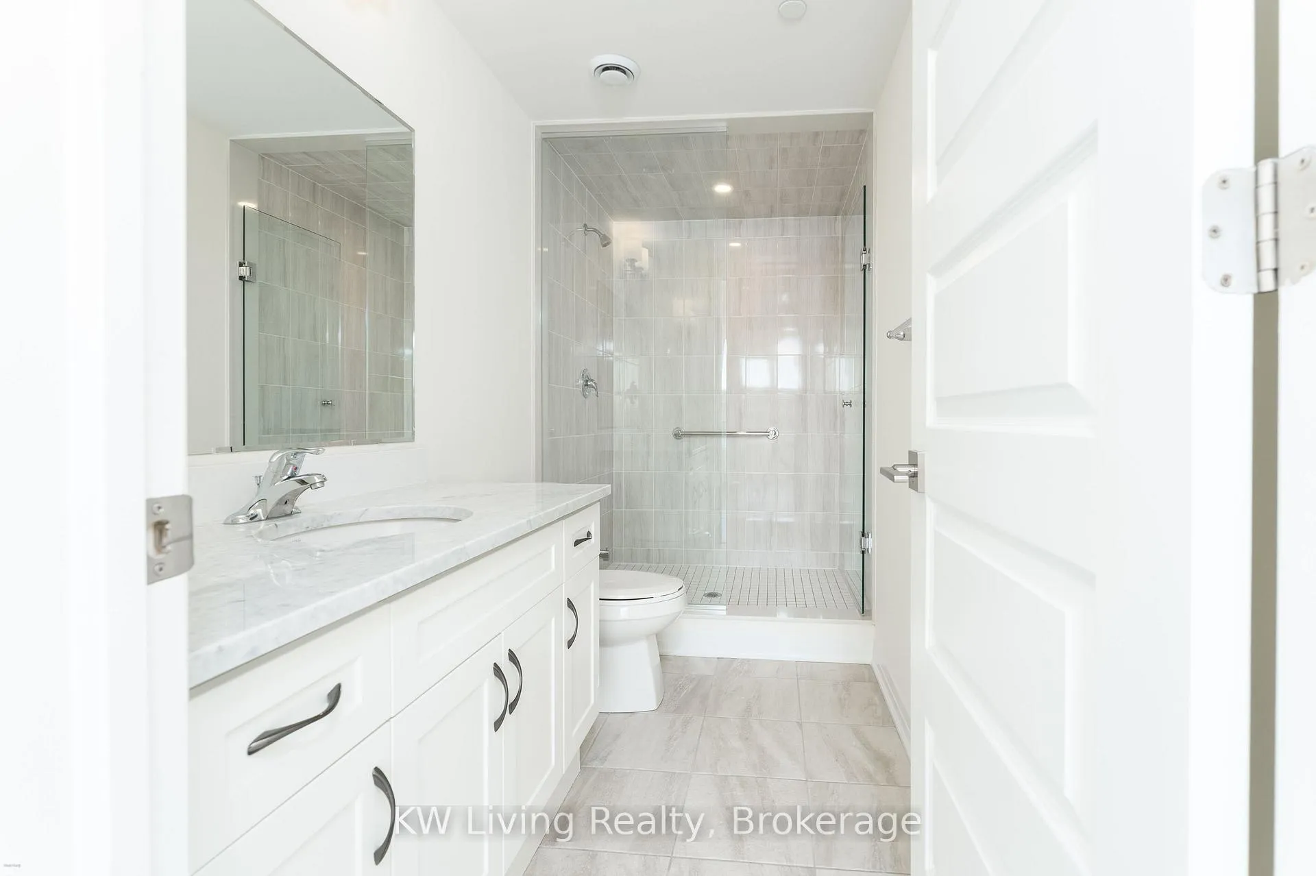 Photo 10 of Unit 402, 58 Adam Sellers Street, Markham, Cornell — HOMEH