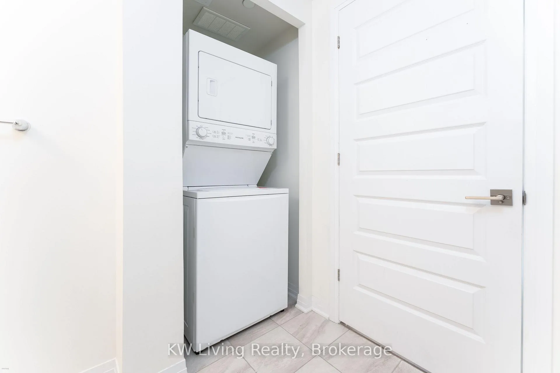 Photo 12 of Unit 402, 58 Adam Sellers Street, Markham, Cornell — HOMEH