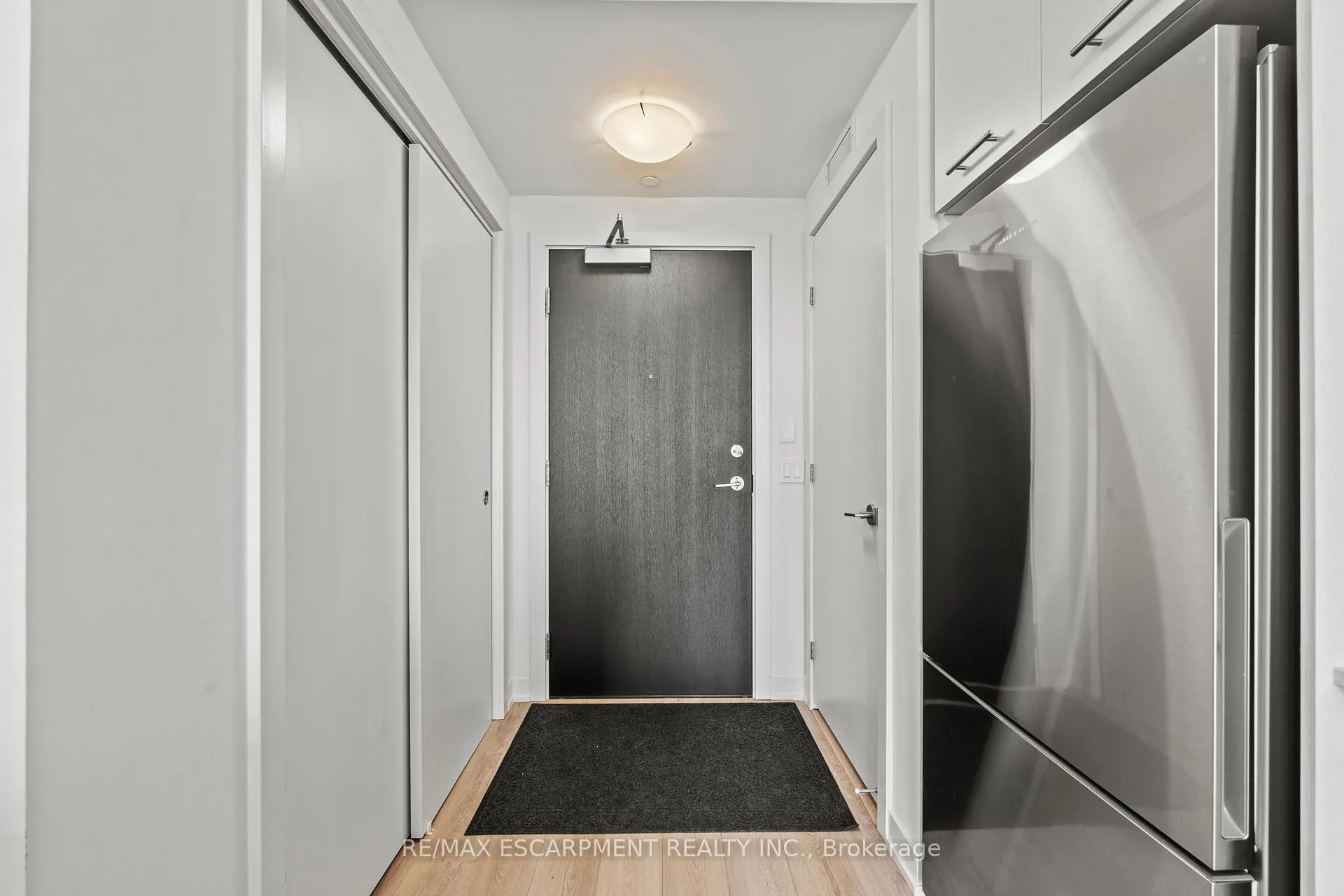 Photo 3 of Unit 1110, 385 Winston Road, Grimsby, Grimsby Beach — HOMEH