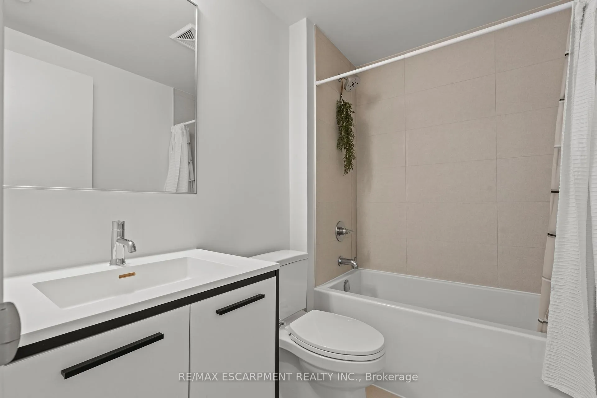 Photo 10 of Unit 1110, 385 Winston Road, Grimsby, Grimsby Beach — HOMEH
