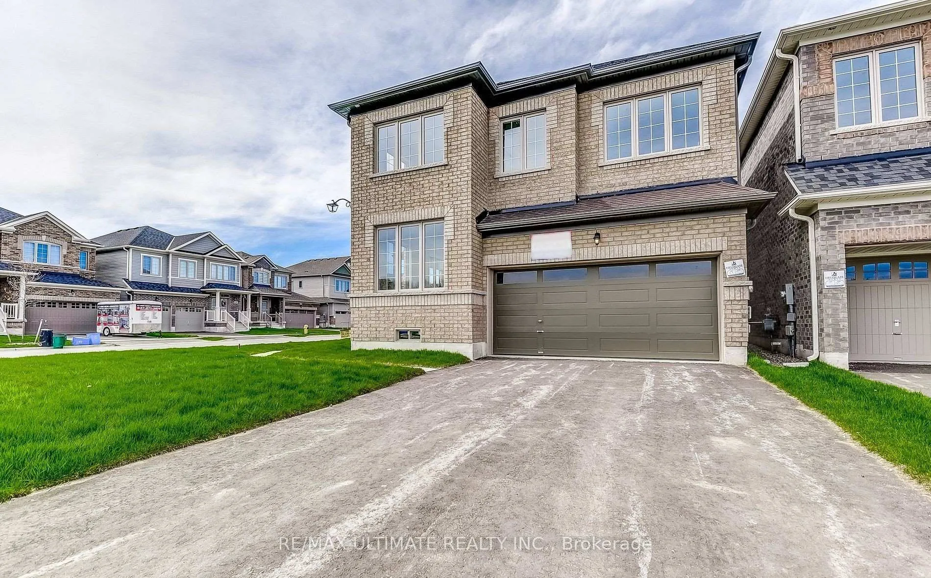 Photo 4 of 439 Black Cherry Crescent, Shelburne — HOMEH