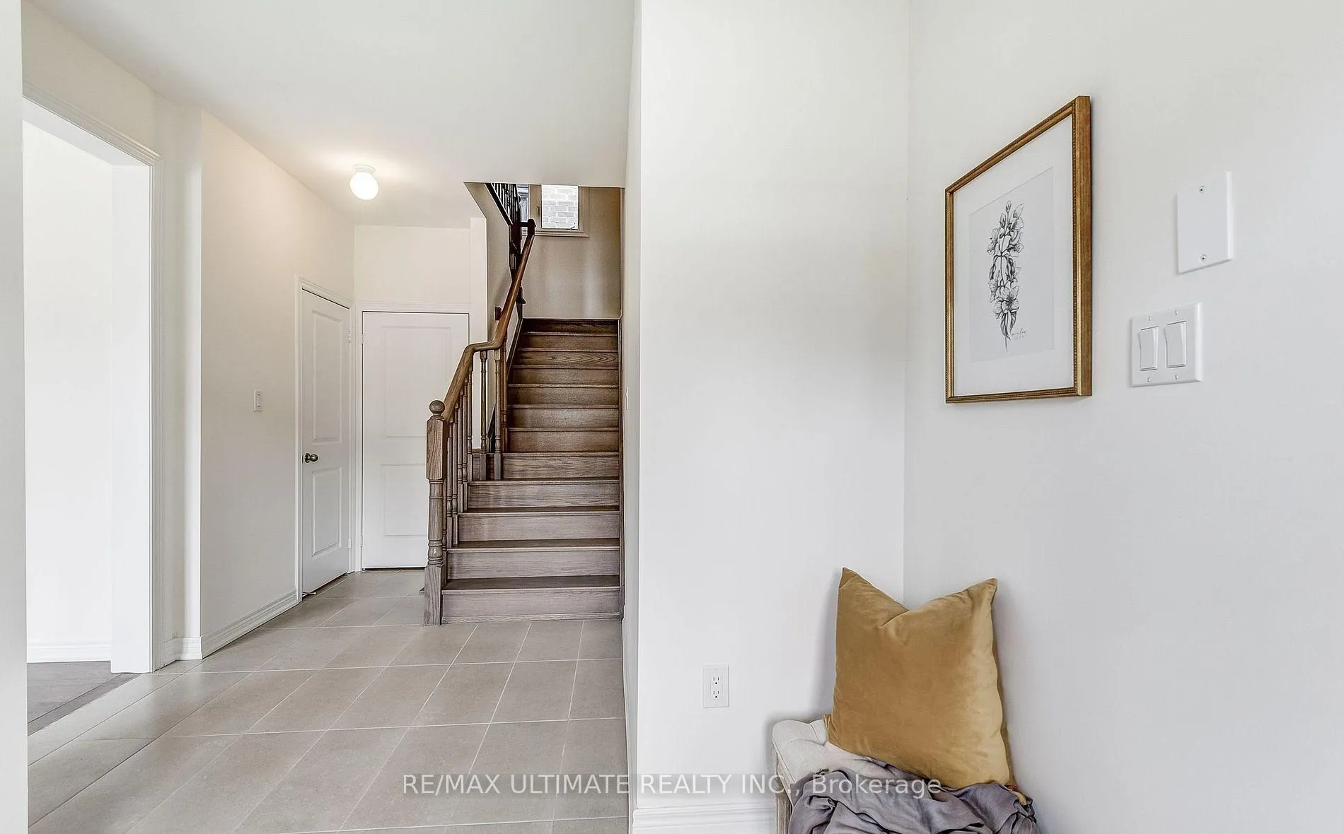 Photo 7 of 439 Black Cherry Crescent, Shelburne — HOMEH