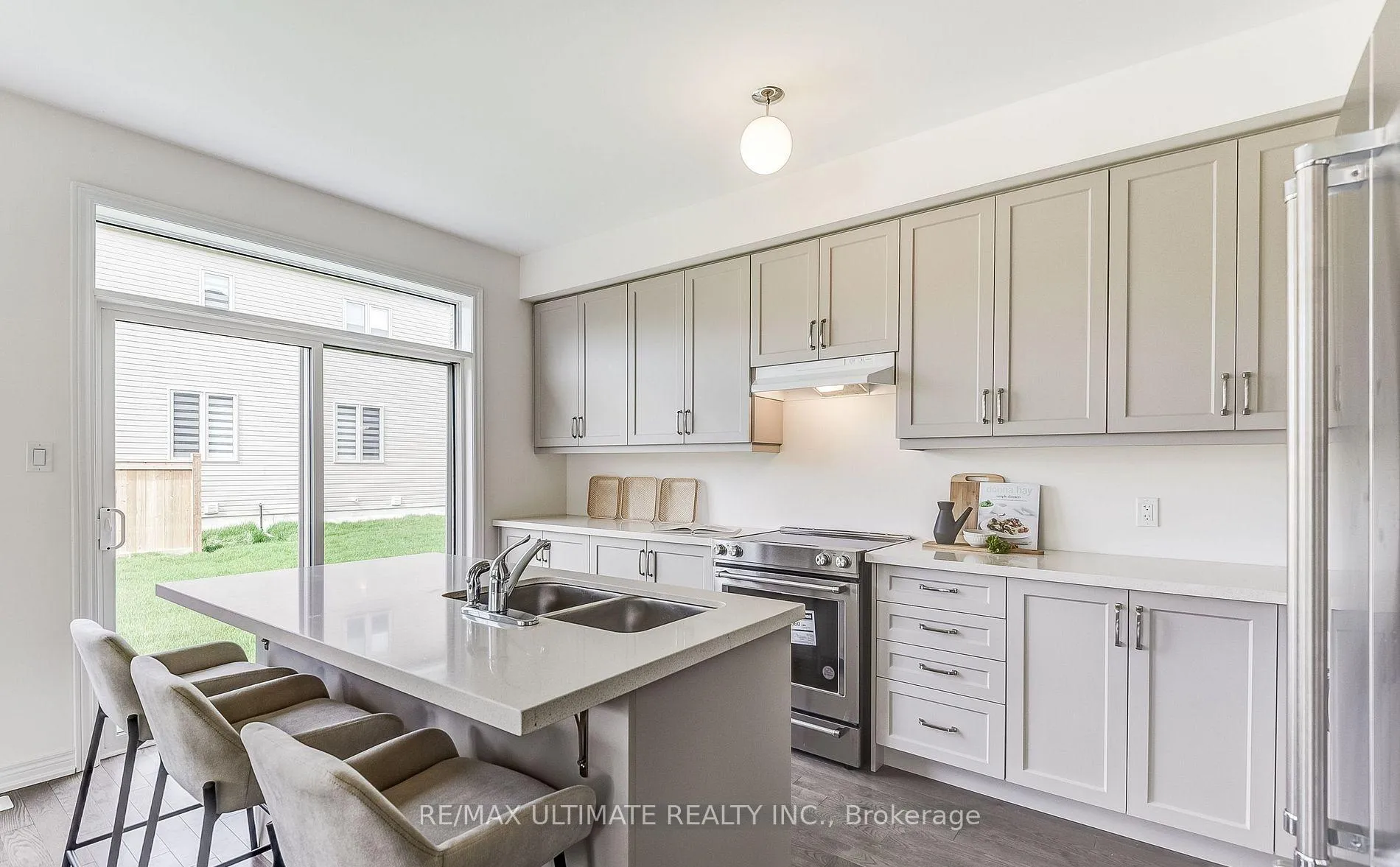 Photo 16 of 439 Black Cherry Crescent, Shelburne — HOMEH