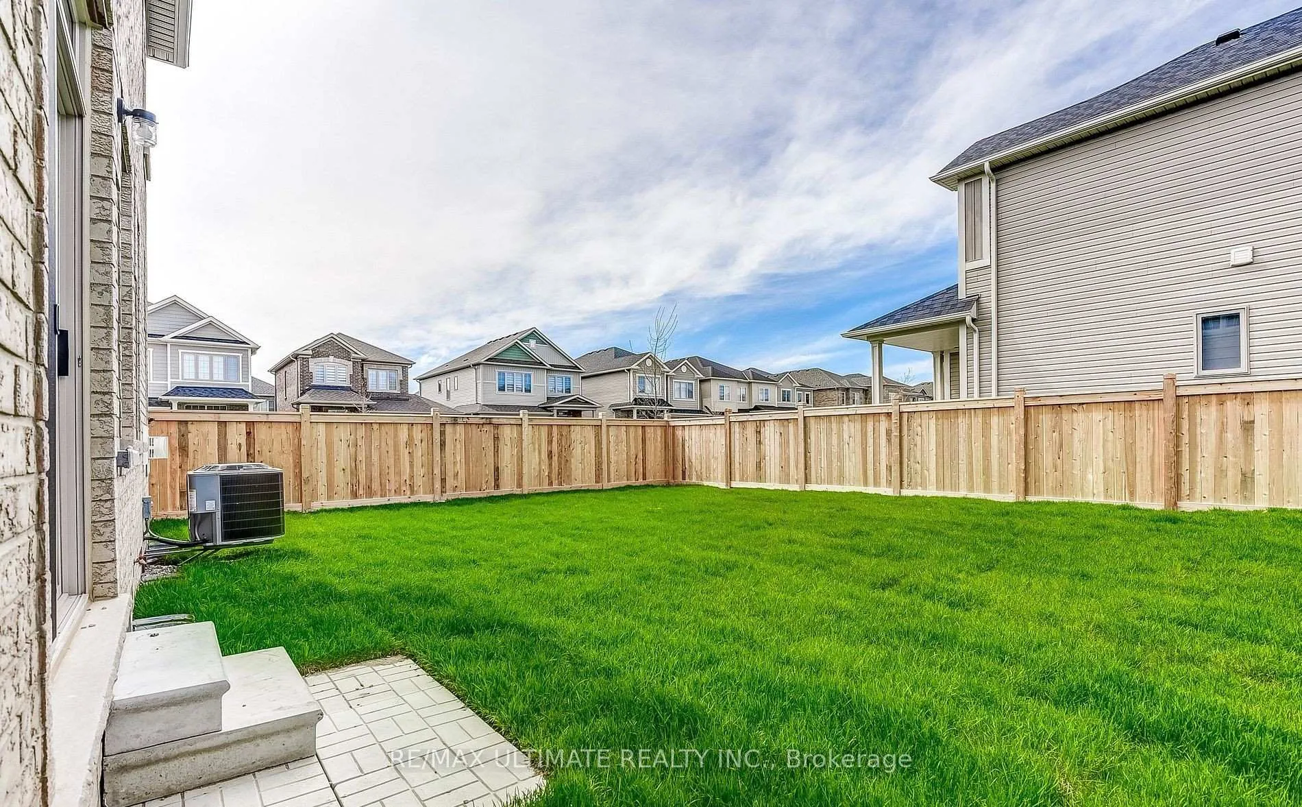 Photo 33 of 439 Black Cherry Crescent, Shelburne — HOMEH