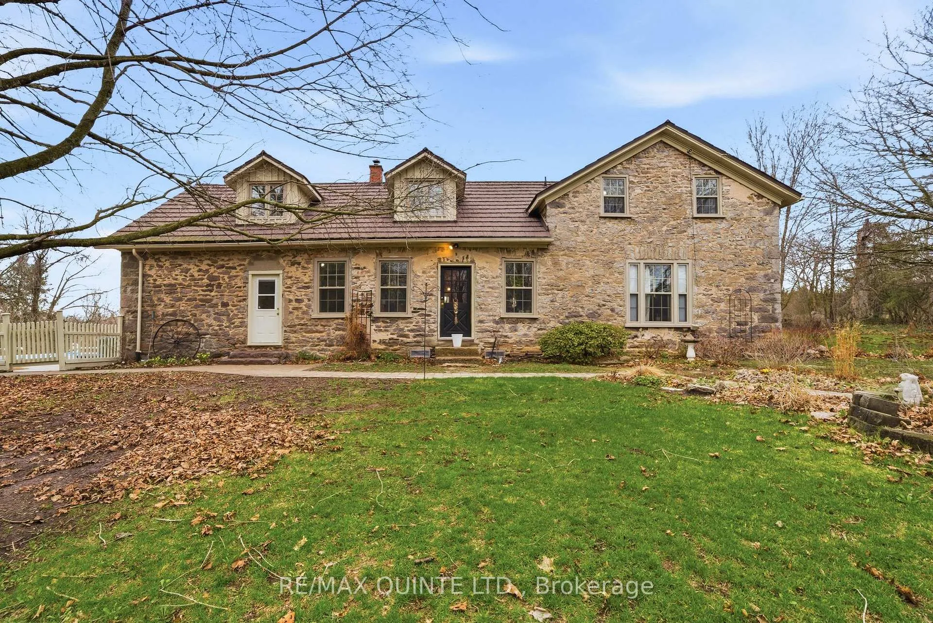 Photo 3 of 1405 Clearview Road, Centre Hastings — HOMEH