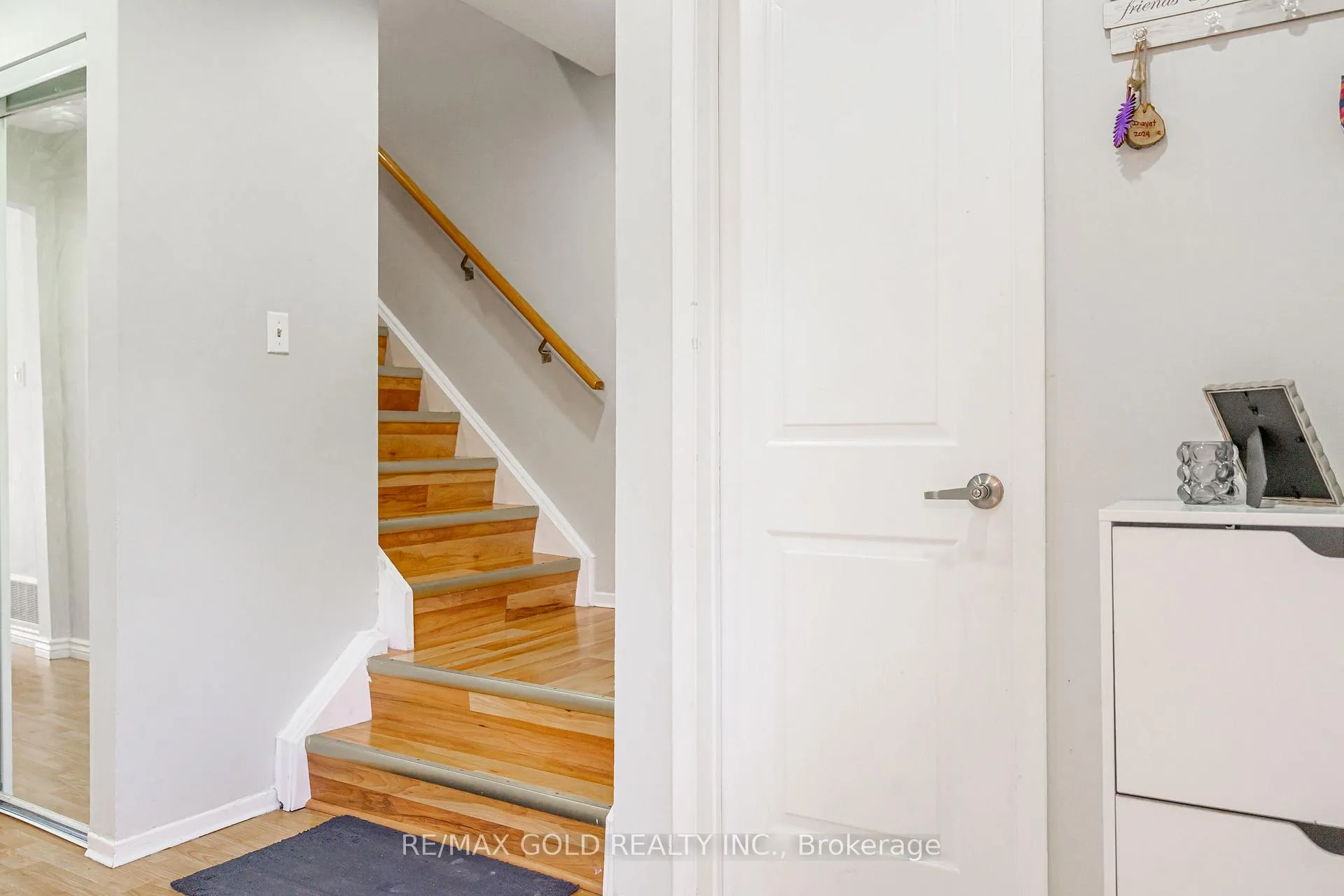 Photo 10 of 28 Silverstream Road, Brampton, Heart Lake West — HOMEH