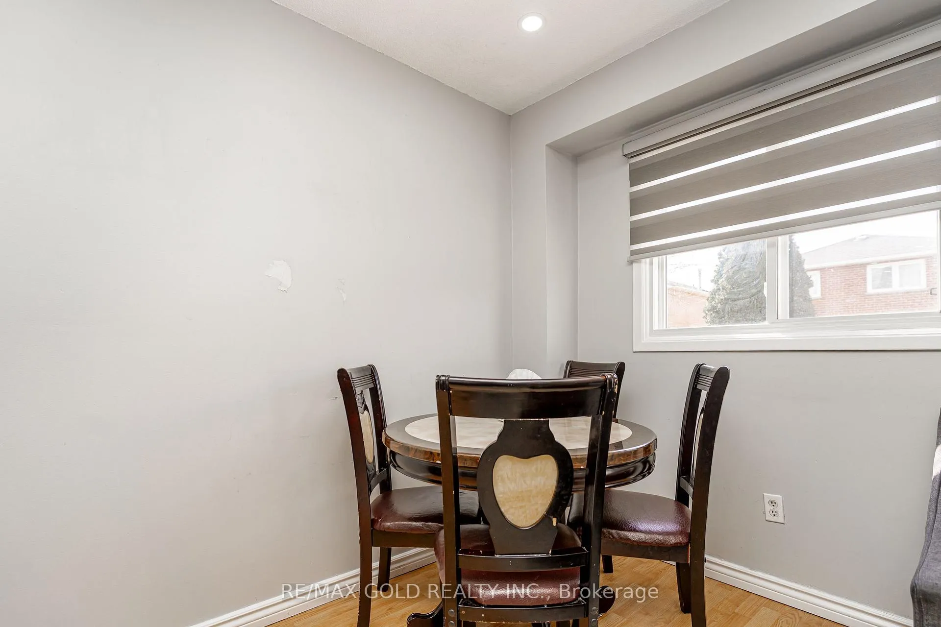 Photo 11 of 28 Silverstream Road, Brampton, Heart Lake West — HOMEH