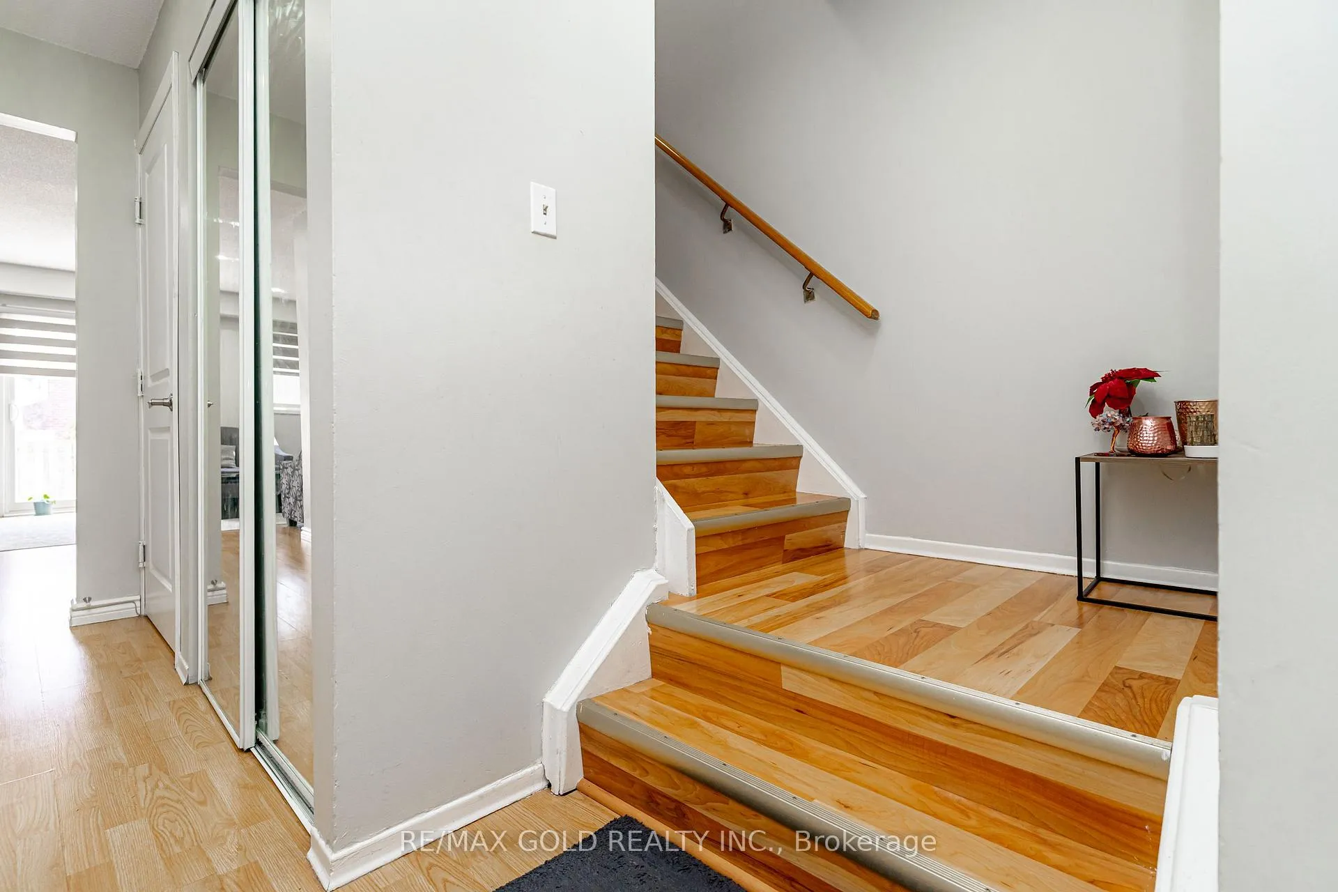 Photo 16 of 28 Silverstream Road, Brampton, Heart Lake West — HOMEH
