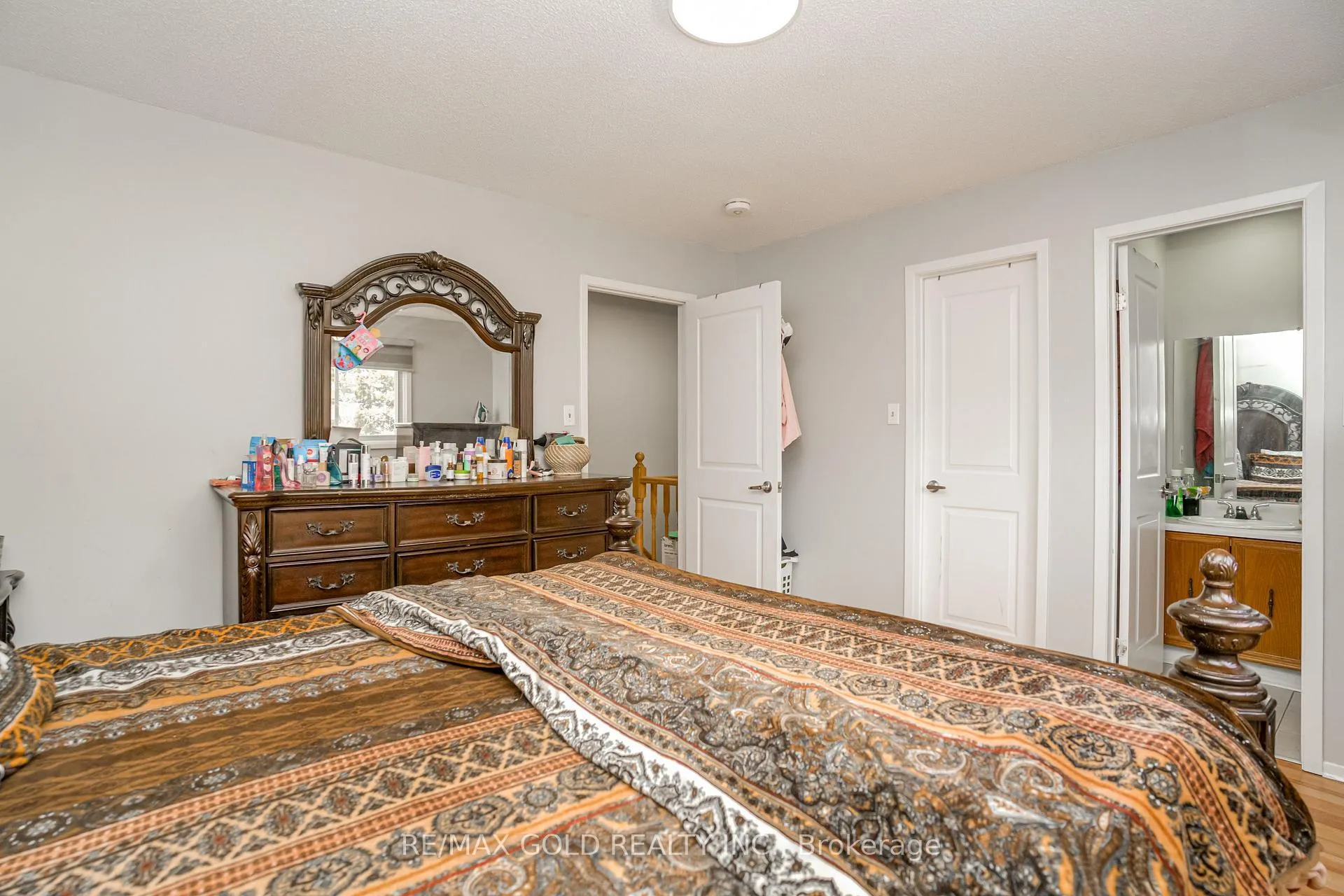 Photo 19 of 28 Silverstream Road, Brampton, Heart Lake West — HOMEH
