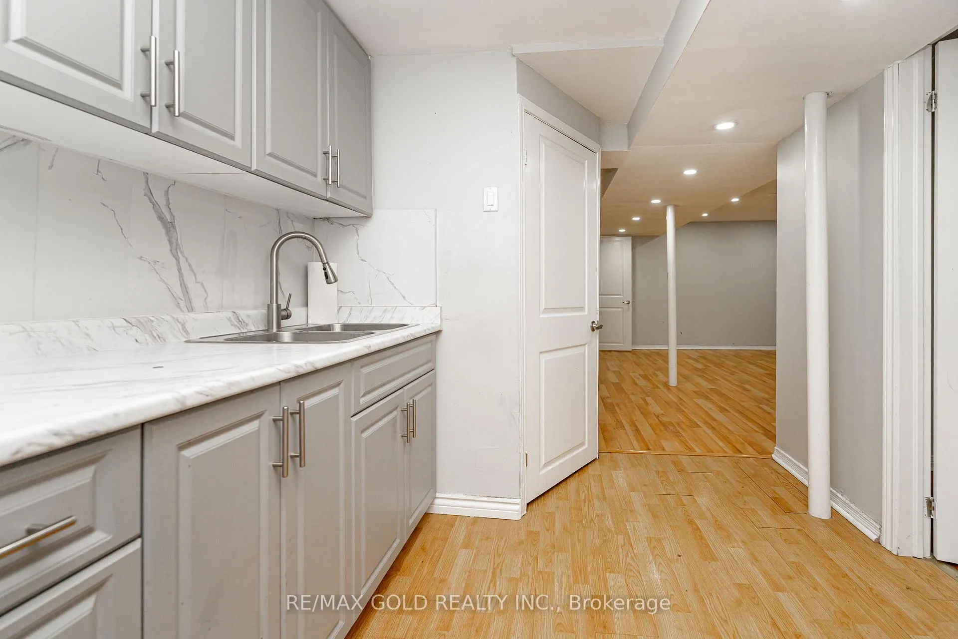 Photo 25 of 28 Silverstream Road, Brampton, Heart Lake West — HOMEH