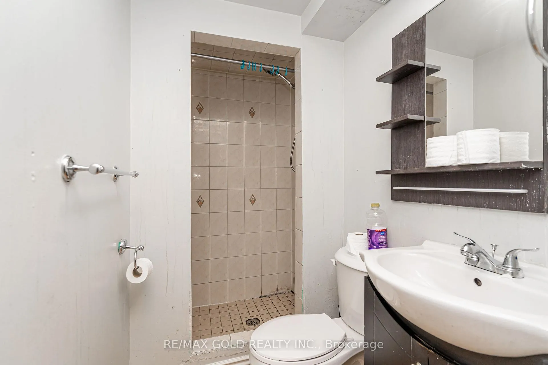 Photo 27 of 28 Silverstream Road, Brampton, Heart Lake West — HOMEH