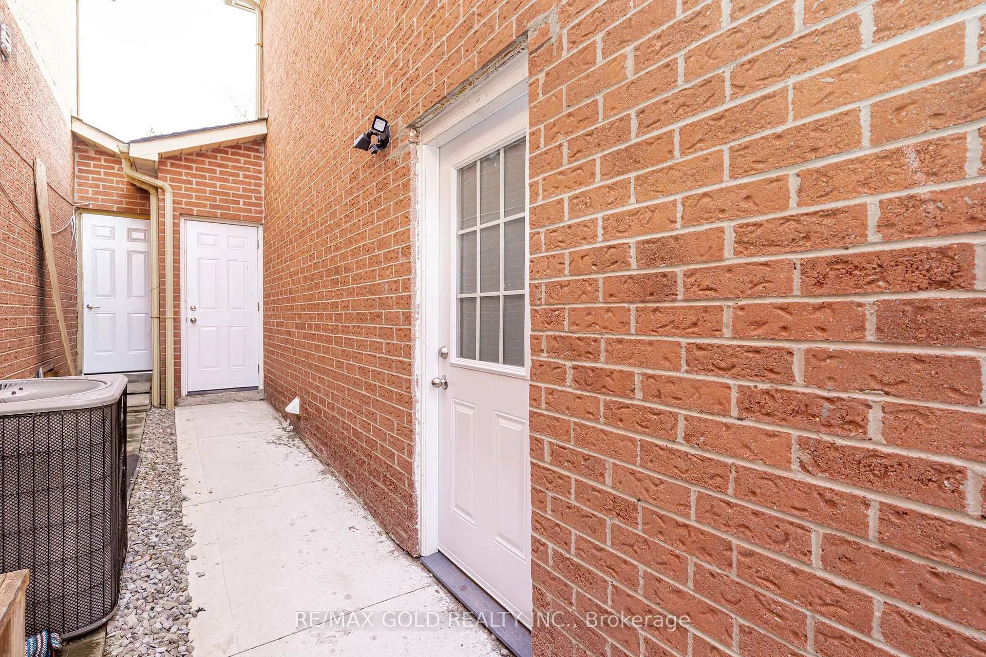 Photo 28 of 28 Silverstream Road, Brampton, Heart Lake West — HOMEH