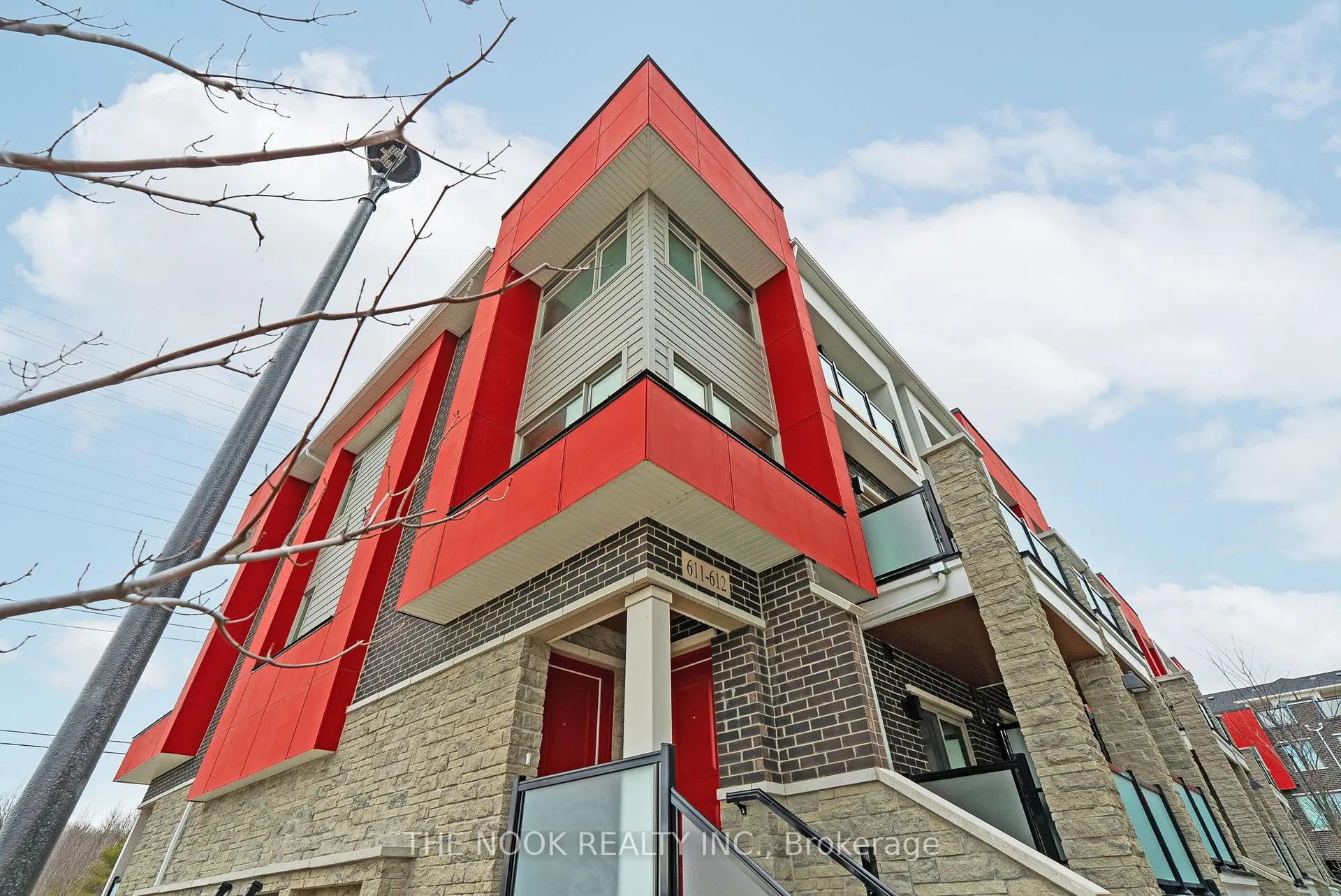 Photo 2 of Unit 612, 1034 Reflection Place, Pickering, Rural Pickering — HOMEH