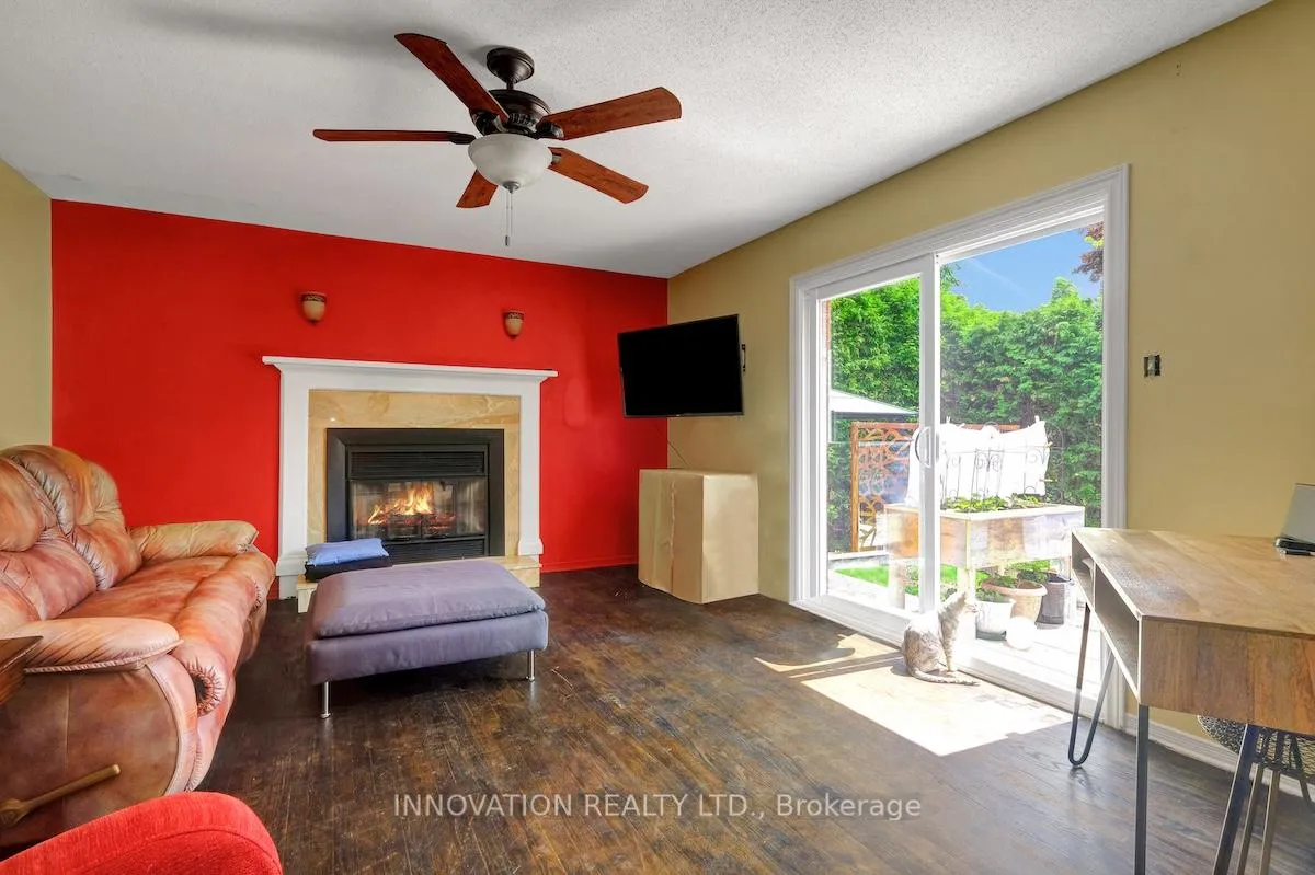 Photo 4 of 25 Spindle Way, Ottawa, Stittsville (South) — HOMEH