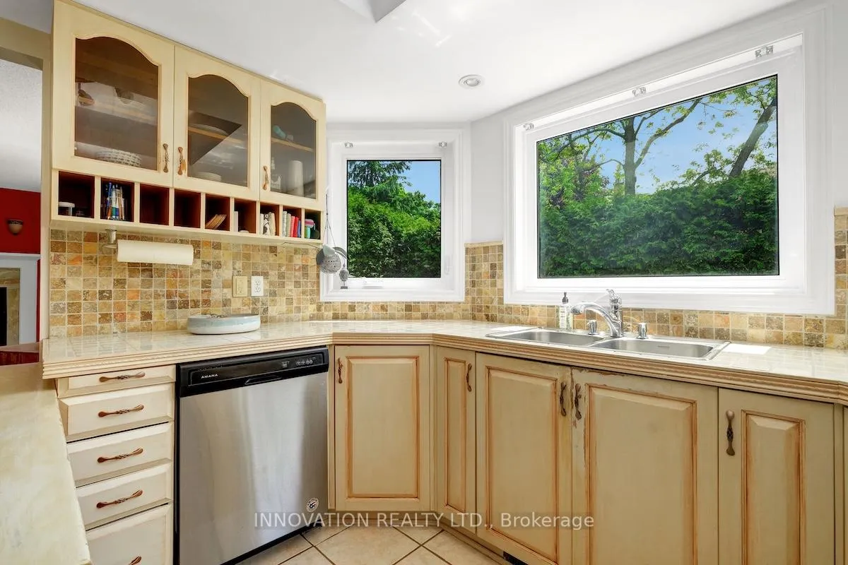 Photo 6 of 25 Spindle Way, Ottawa, Stittsville (South) — HOMEH
