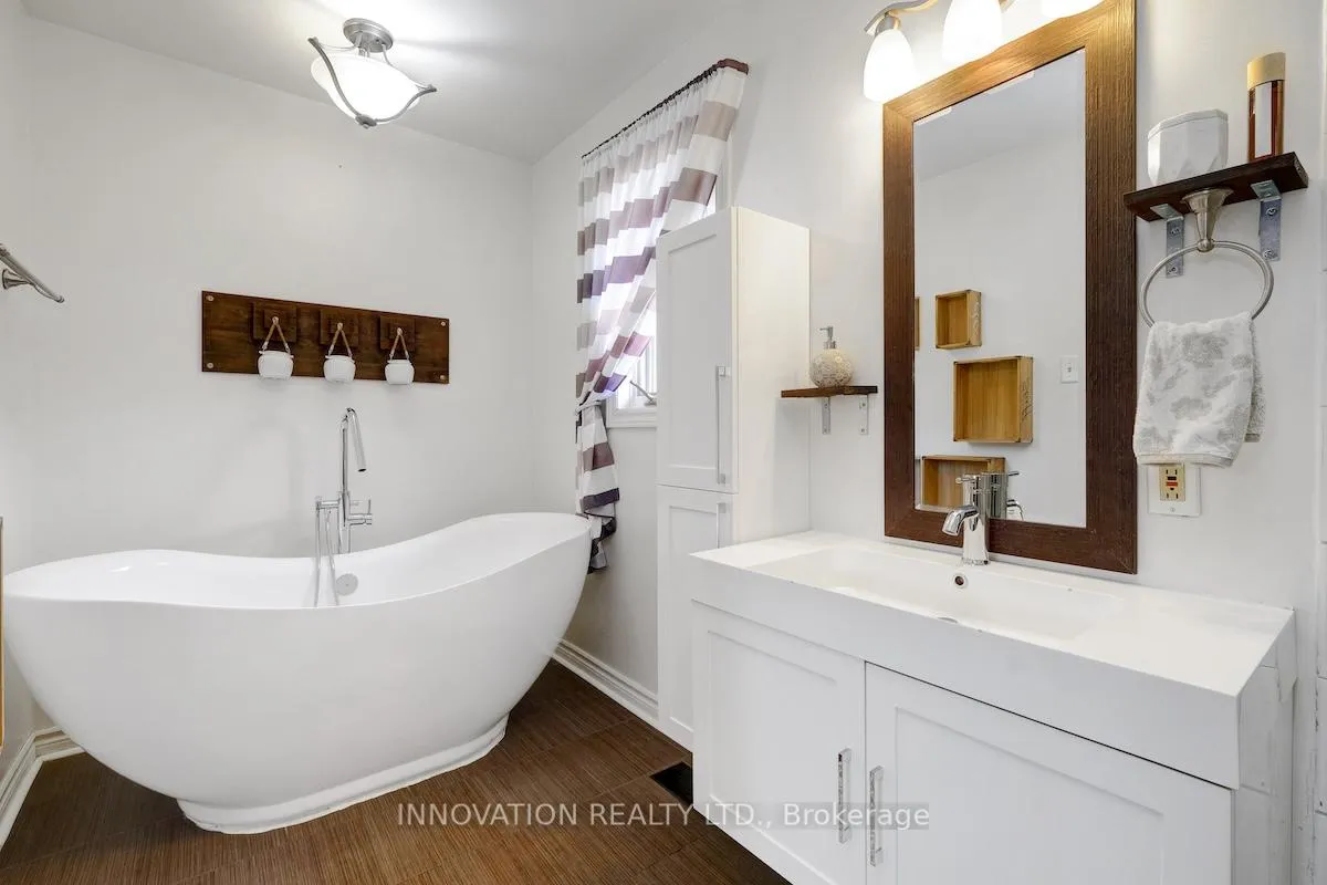 Photo 10 of 25 Spindle Way, Ottawa, Stittsville (South) — HOMEH