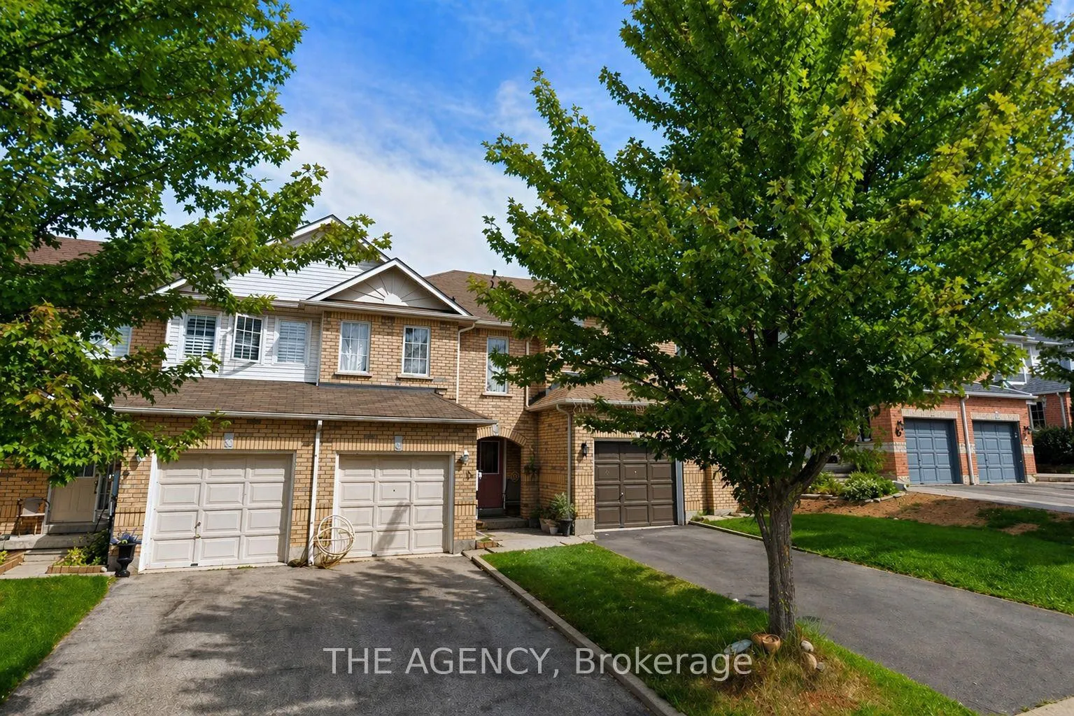 Photo 2 of 8 Epps Crescent, Ajax, Central — HOMEH