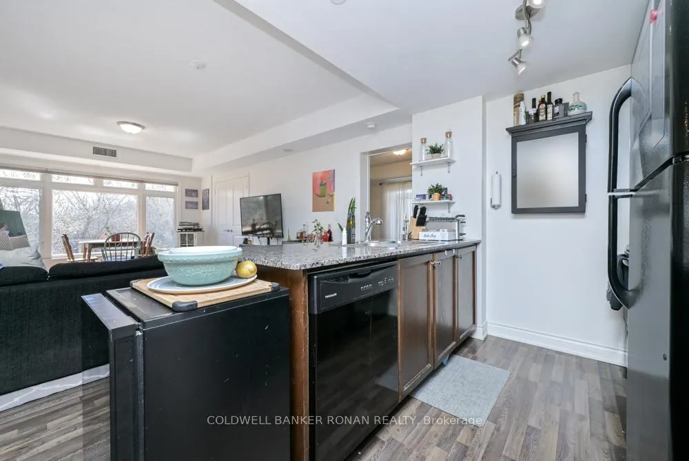 Photo 6 of Unit 401, 149 Church Street, King, Schomberg — HOMEH