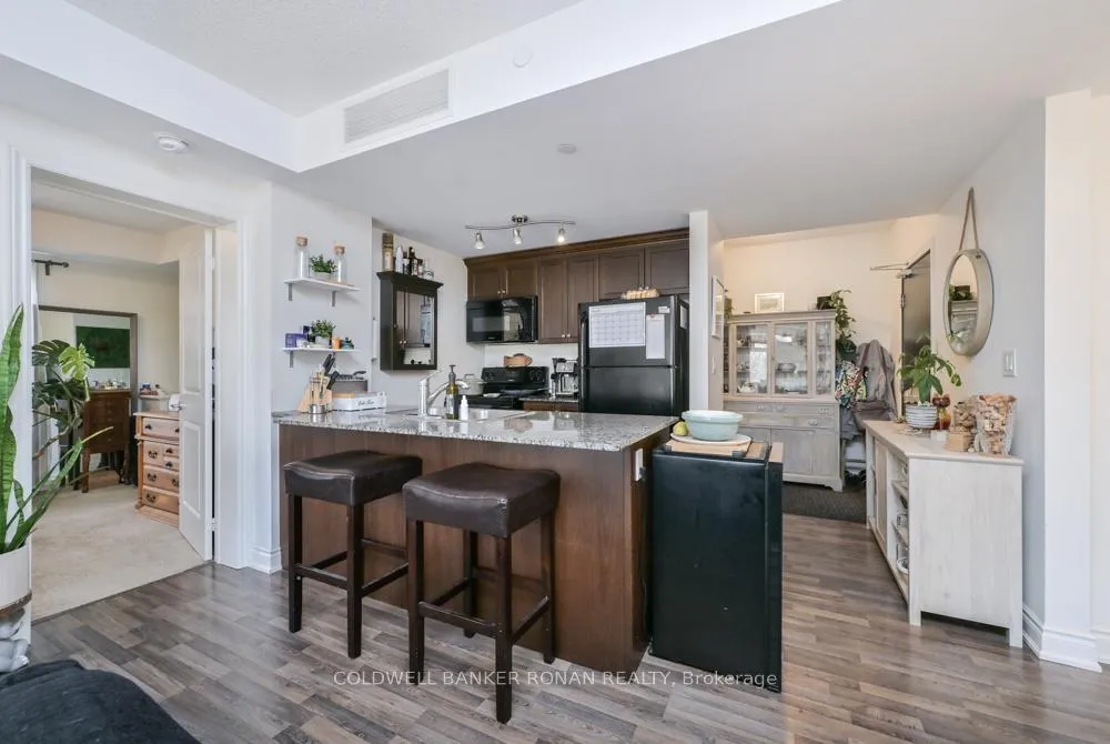 Photo 7 of Unit 401, 149 Church Street, King, Schomberg — HOMEH