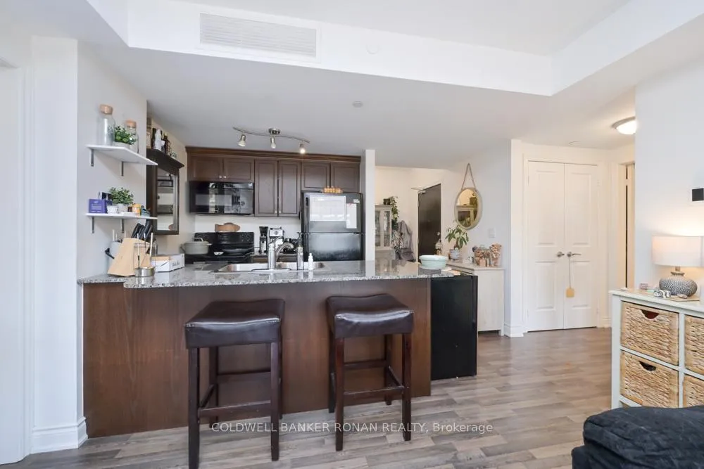 Photo 8 of Unit 401, 149 Church Street, King, Schomberg — HOMEH