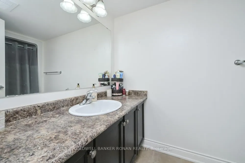 Photo 15 of Unit 401, 149 Church Street, King, Schomberg — HOMEH