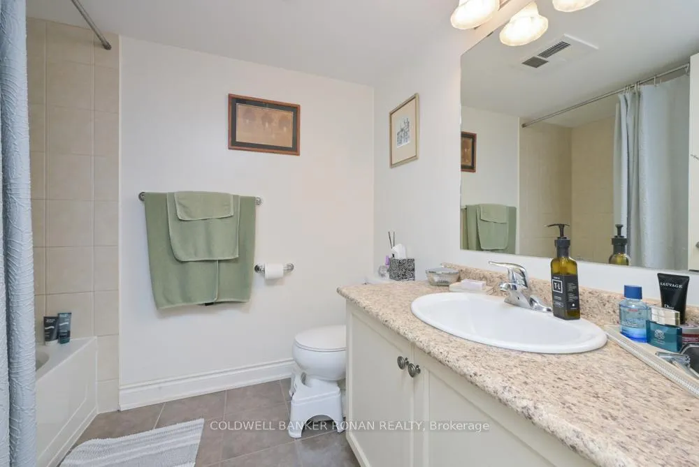 Photo 18 of Unit 401, 149 Church Street, King, Schomberg — HOMEH