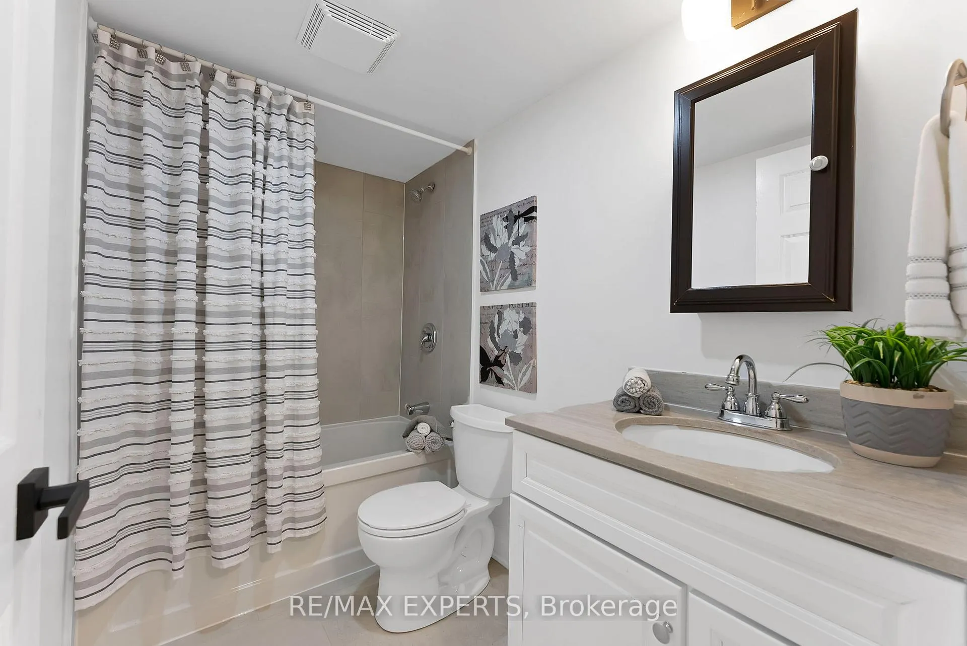Photo 8 of Unit 1114, 45 Carlton Street, Toronto, Church-Yonge Corridor — HOMEH