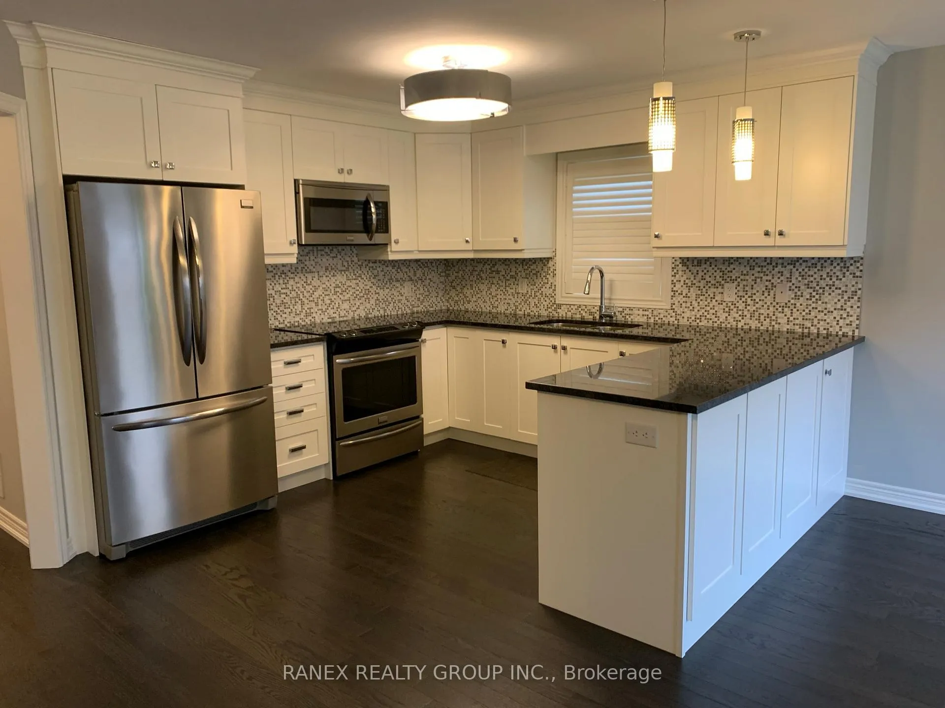 Photo 9 of 20 Muzzo Drive, Brampton, Sandringham-Wellington — HOMEH