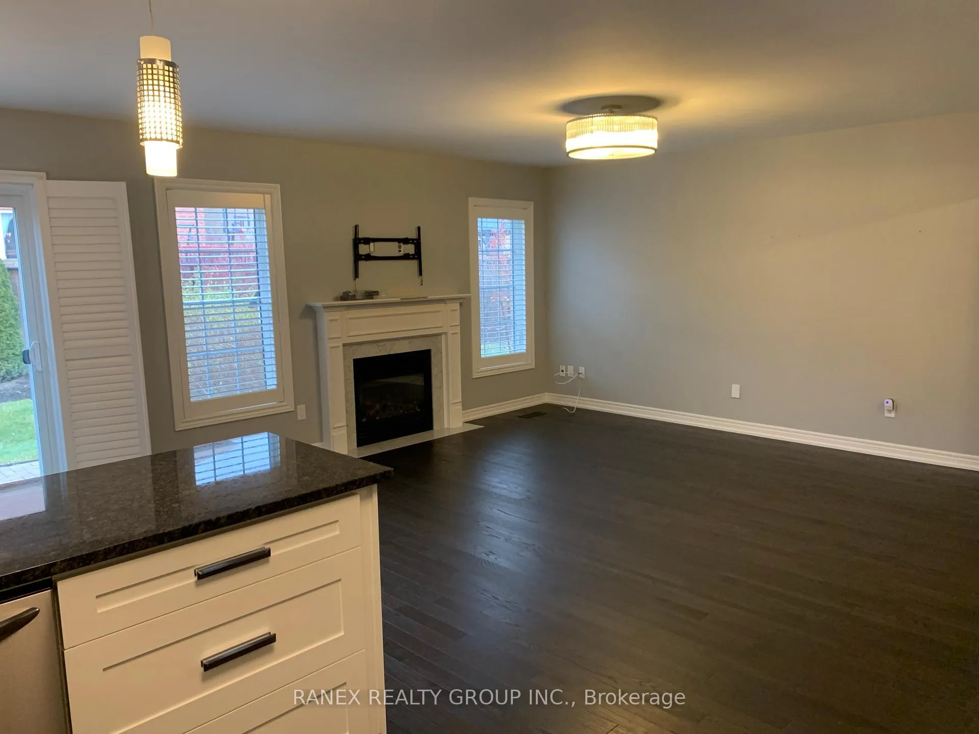 Photo 11 of 20 Muzzo Drive, Brampton, Sandringham-Wellington — HOMEH