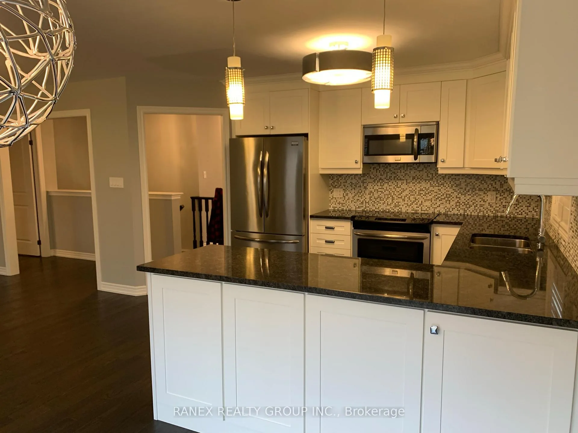 Photo 12 of 20 Muzzo Drive, Brampton, Sandringham-Wellington — HOMEH