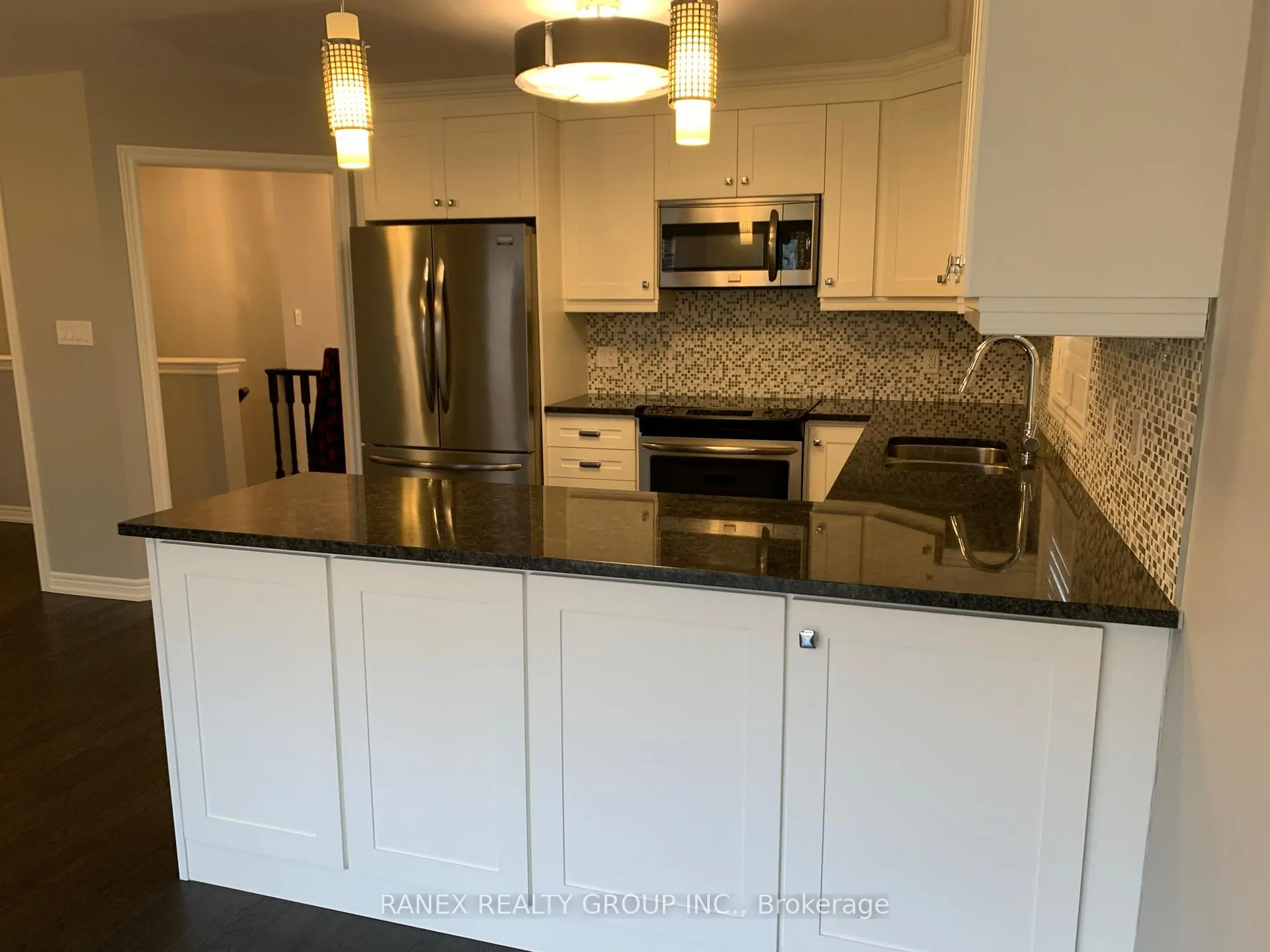 Photo 13 of 20 Muzzo Drive, Brampton, Sandringham-Wellington — HOMEH