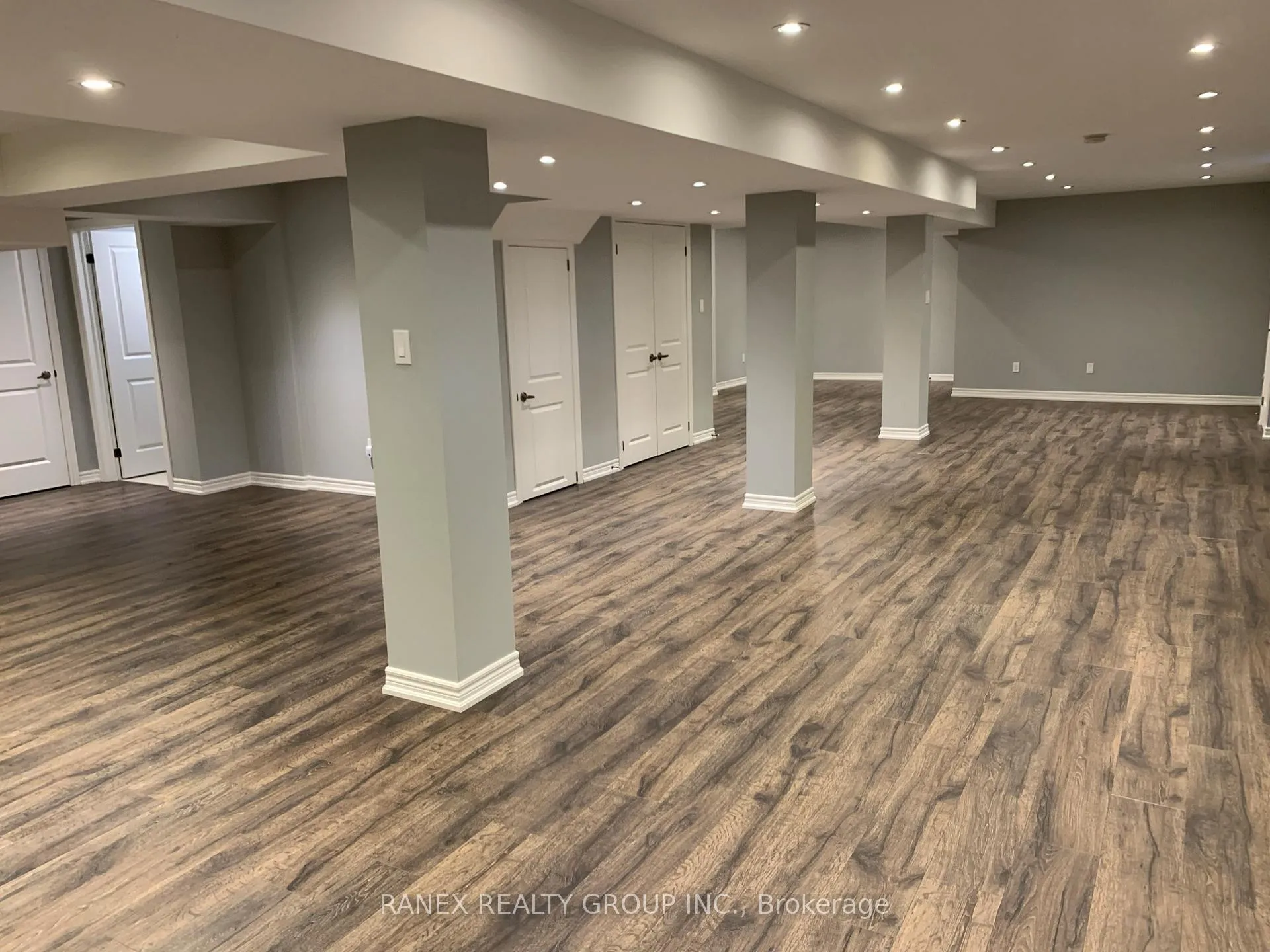 Photo 23 of 20 Muzzo Drive, Brampton, Sandringham-Wellington — HOMEH