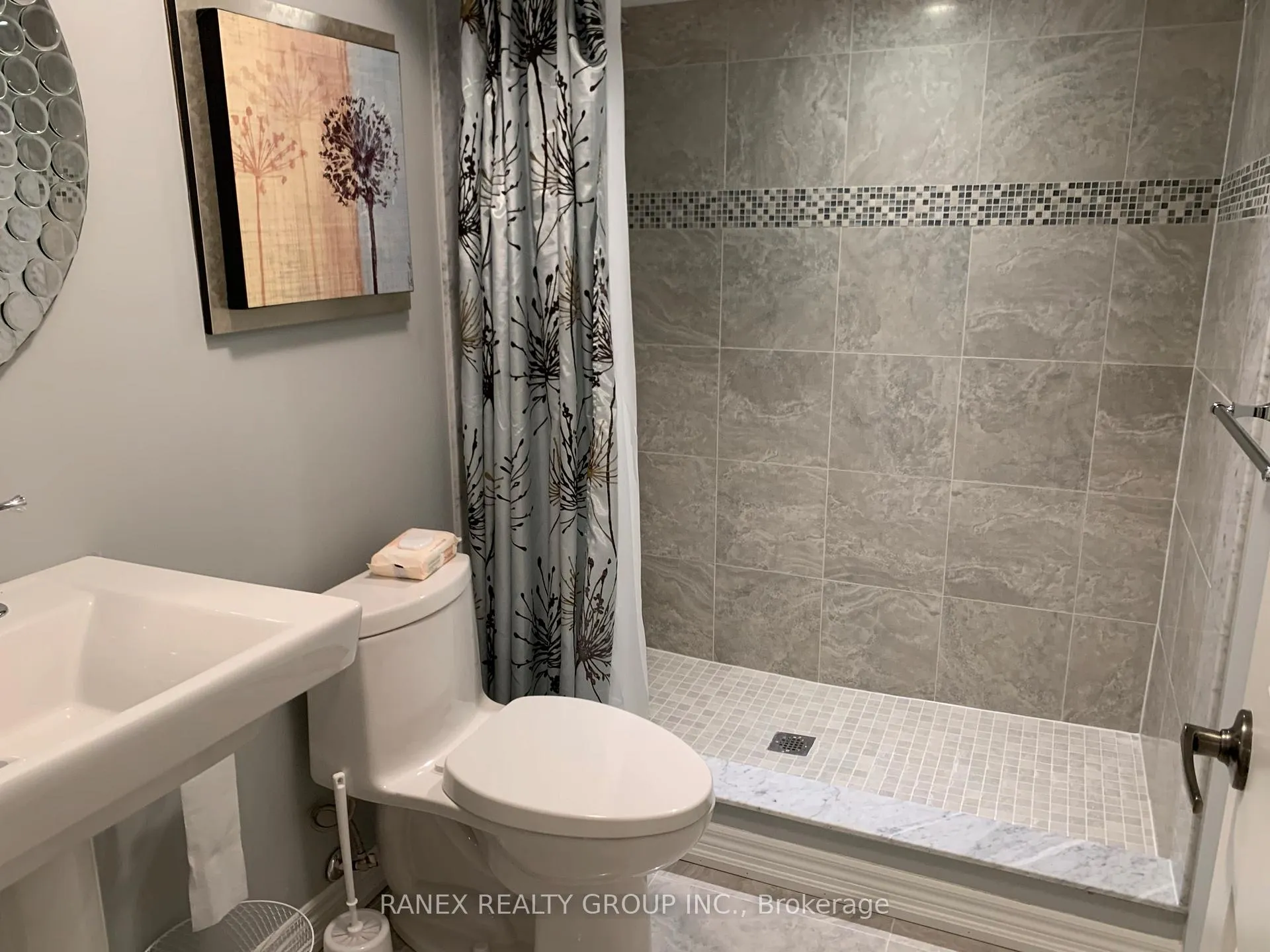 Photo 24 of 20 Muzzo Drive, Brampton, Sandringham-Wellington — HOMEH