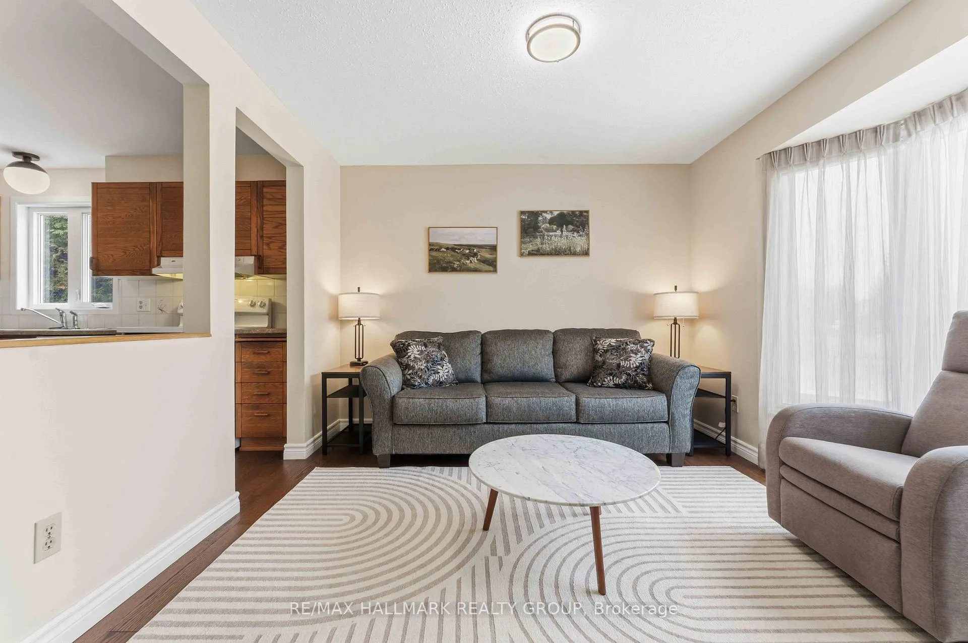 Photo 5 of 6033 Meadowglen Drive, Ottawa, Chapel Hill — HOMEH