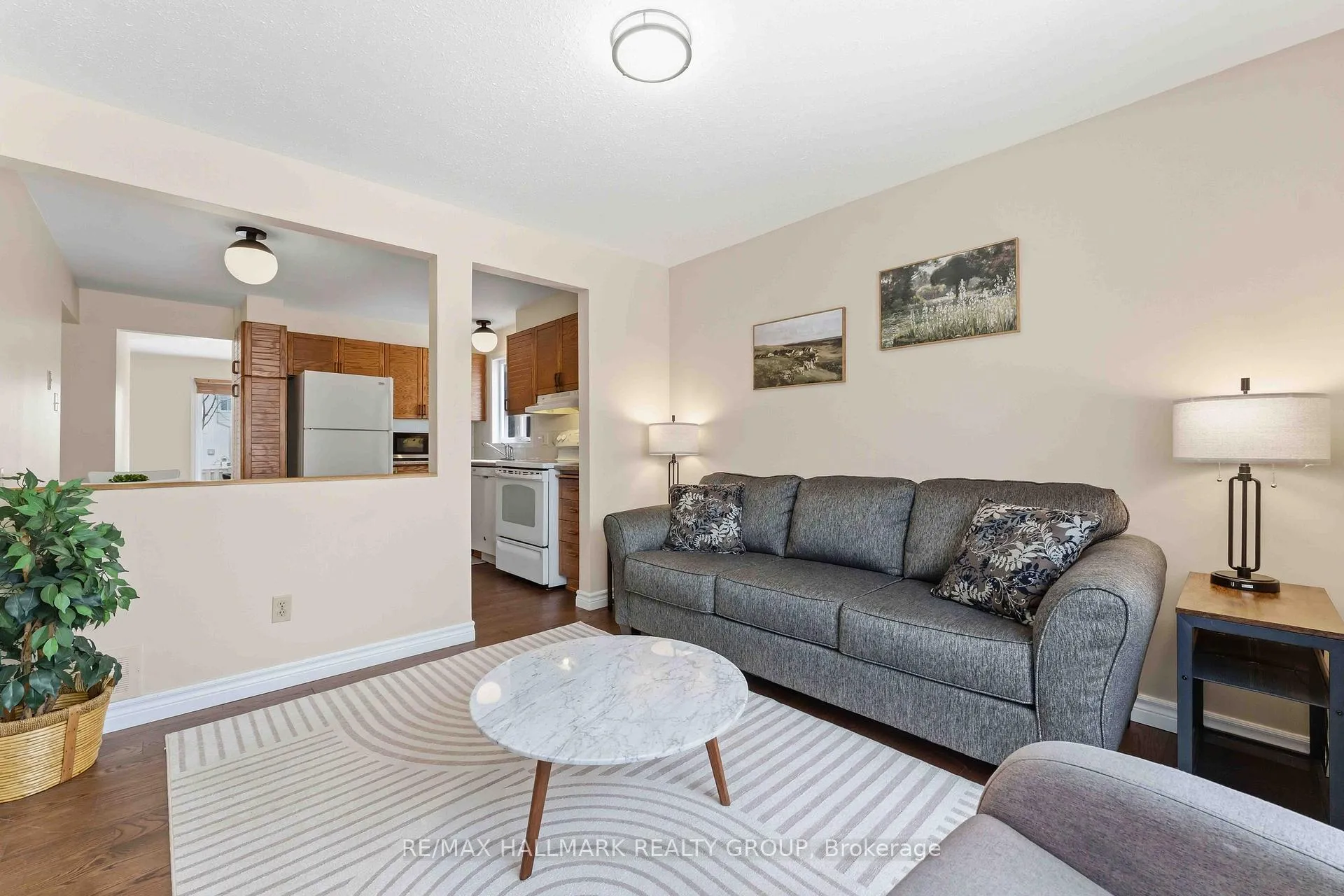 Photo 7 of 6033 Meadowglen Drive, Ottawa, Chapel Hill — HOMEH