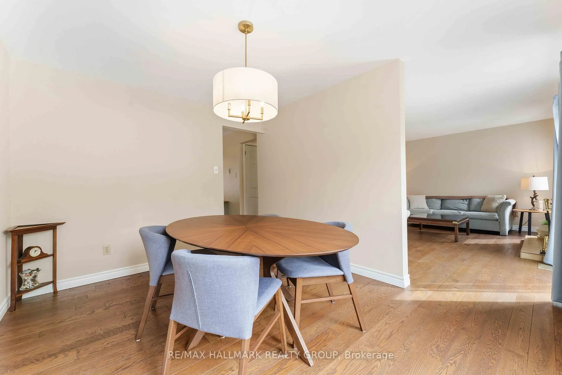 Photo 13 of 6033 Meadowglen Drive, Ottawa, Chapel Hill — HOMEH