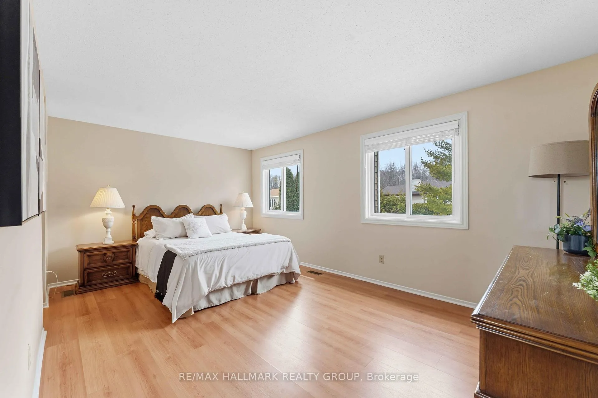 Photo 19 of 6033 Meadowglen Drive, Ottawa, Chapel Hill — HOMEH