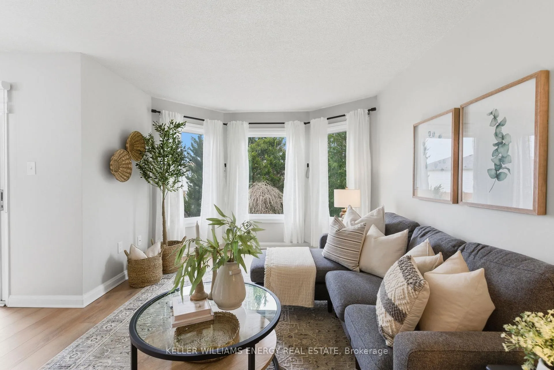 Photo 2 of 35 Teddington Crescent, Whitby, Pringle Creek — HOMEH
