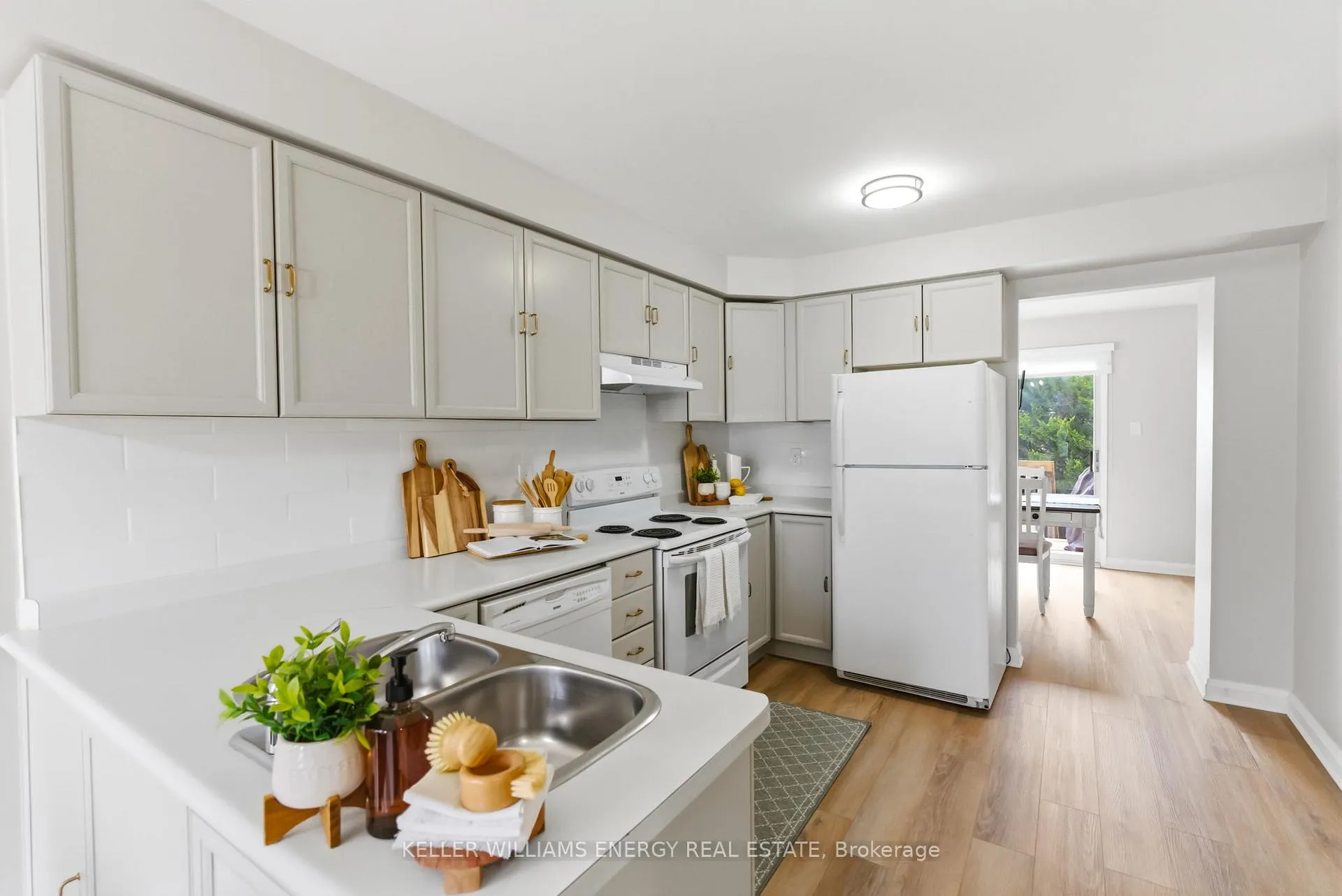 Photo 4 of 35 Teddington Crescent, Whitby, Pringle Creek — HOMEH