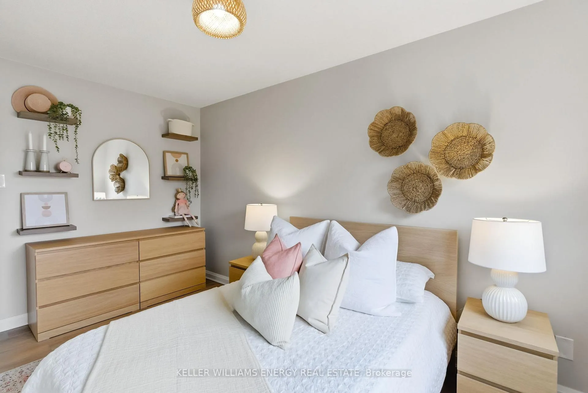 Photo 12 of 35 Teddington Crescent, Whitby, Pringle Creek — HOMEH