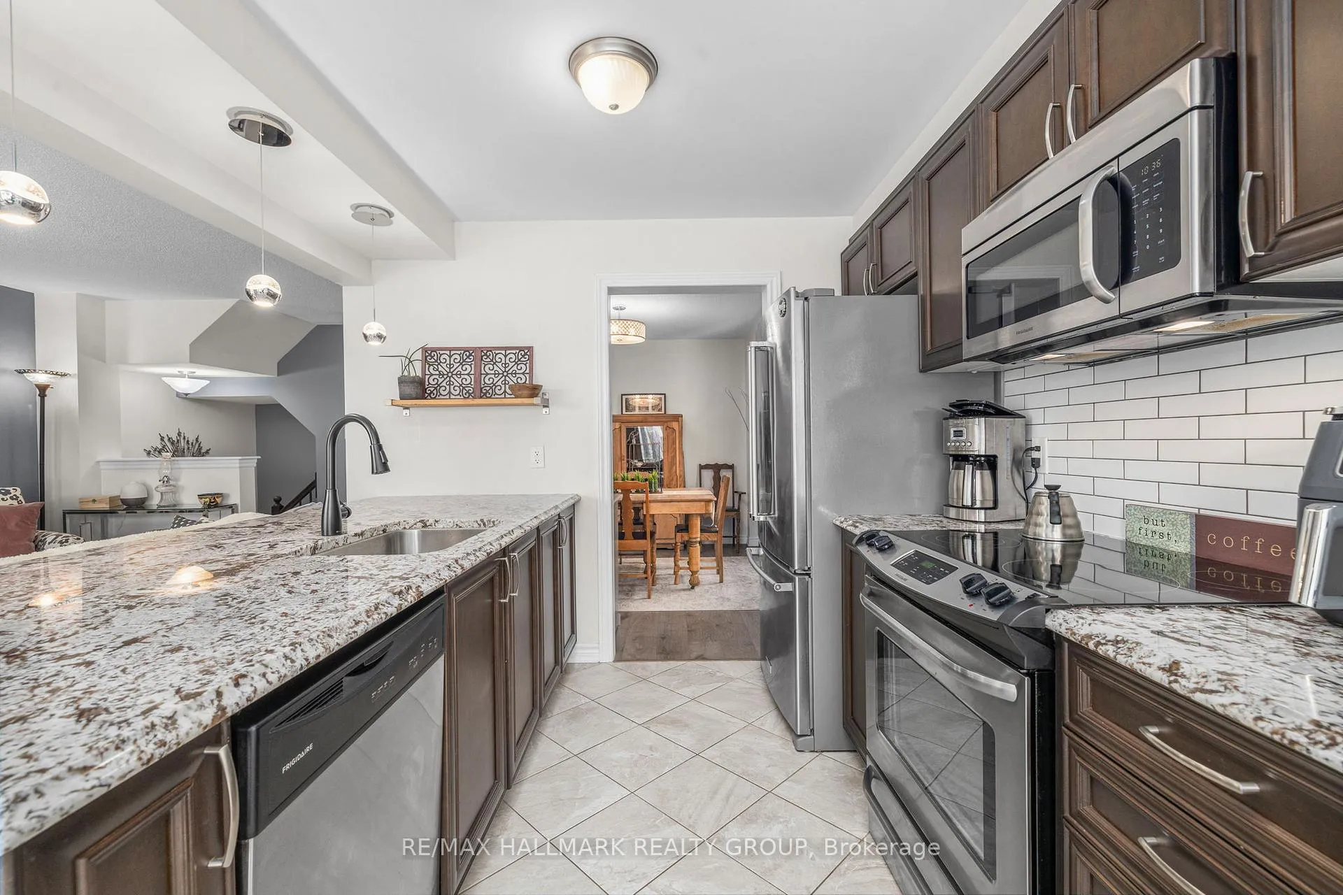 Photo 15 of 119 Helenium Lane, Ottawa, Avalon West — HOMEH