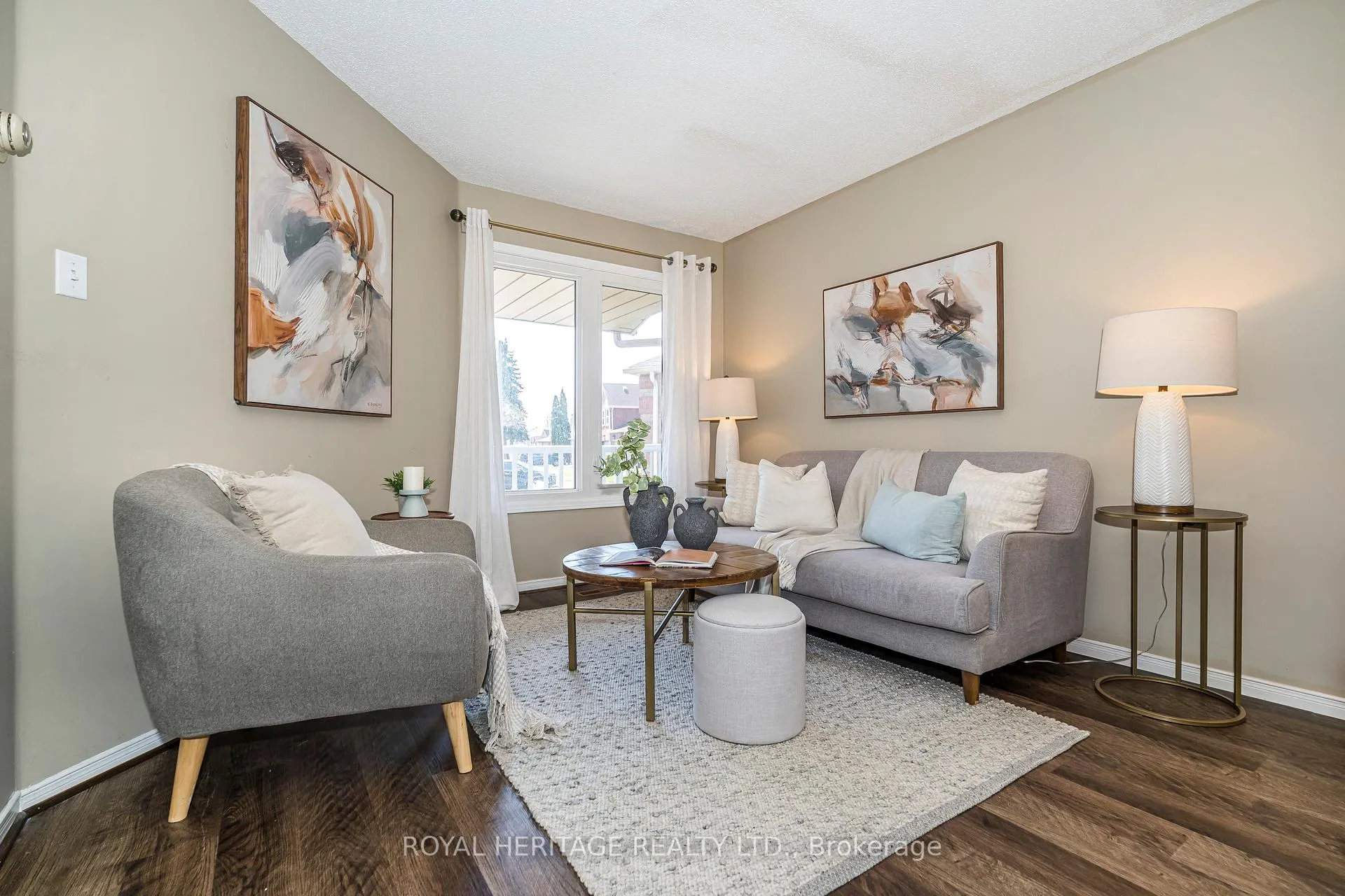Photo 5 of 67 hughes Crescent, Ajax, Central — HOMEH