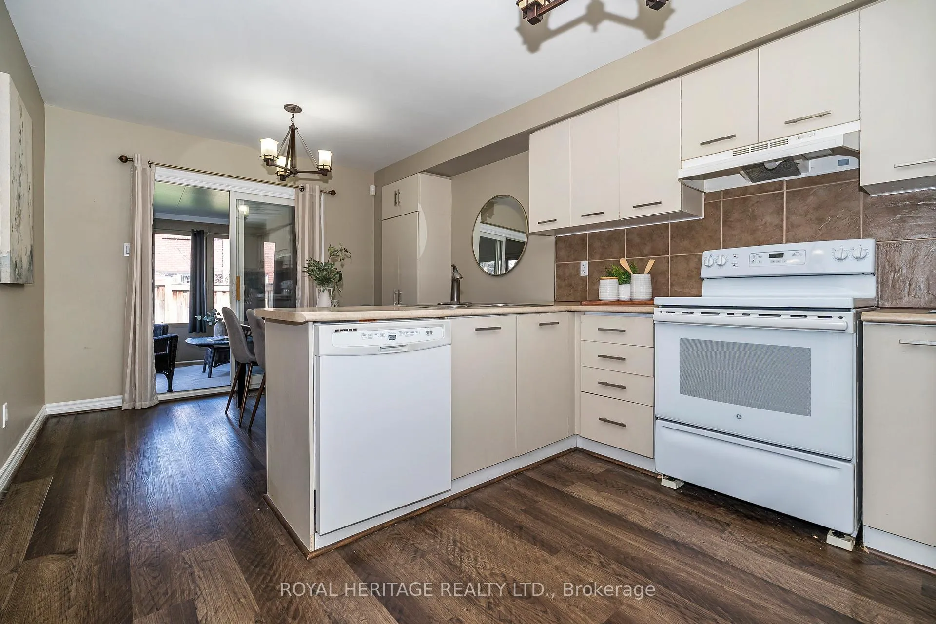 Photo 11 of 67 hughes Crescent, Ajax, Central — HOMEH