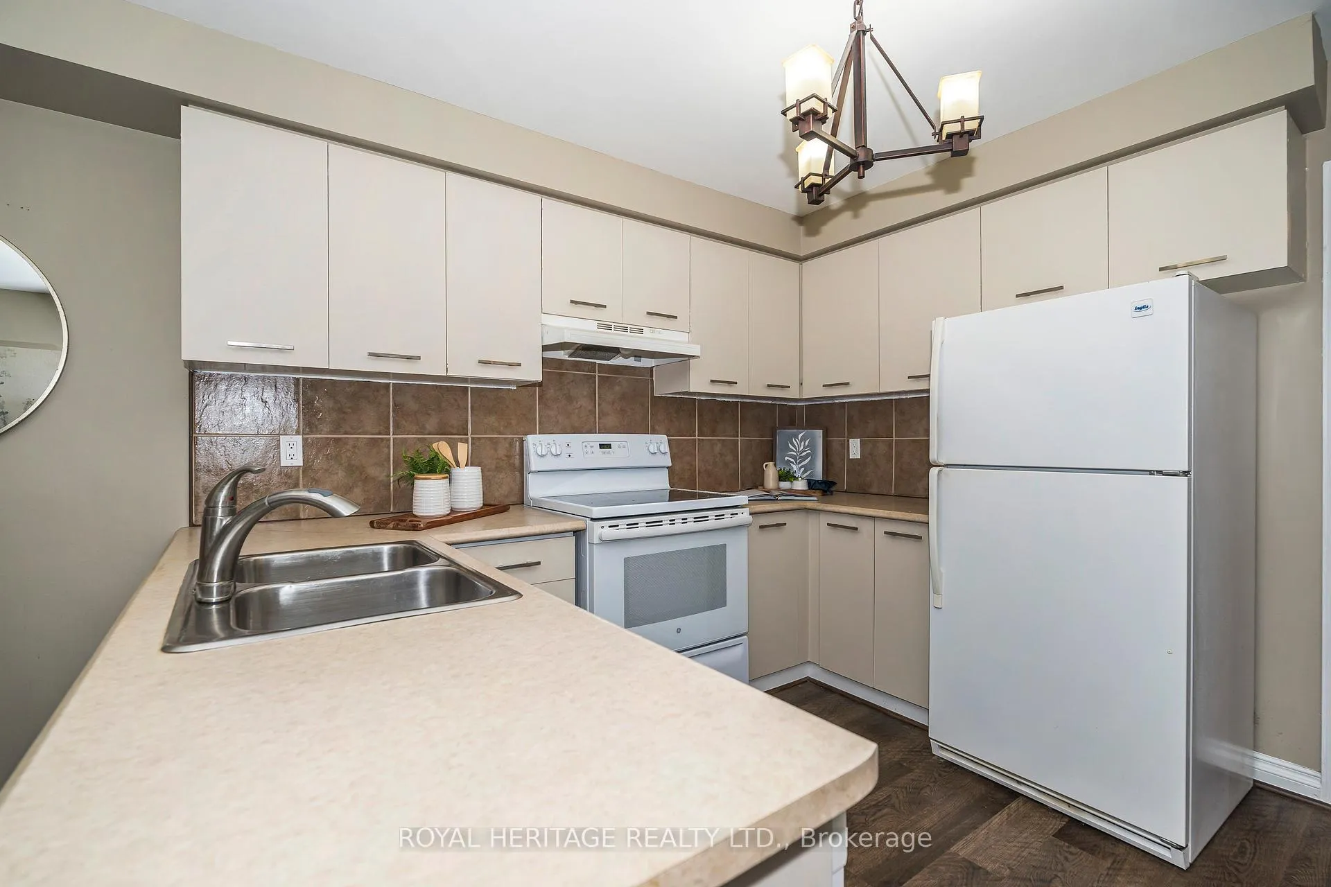 Photo 13 of 67 hughes Crescent, Ajax, Central — HOMEH