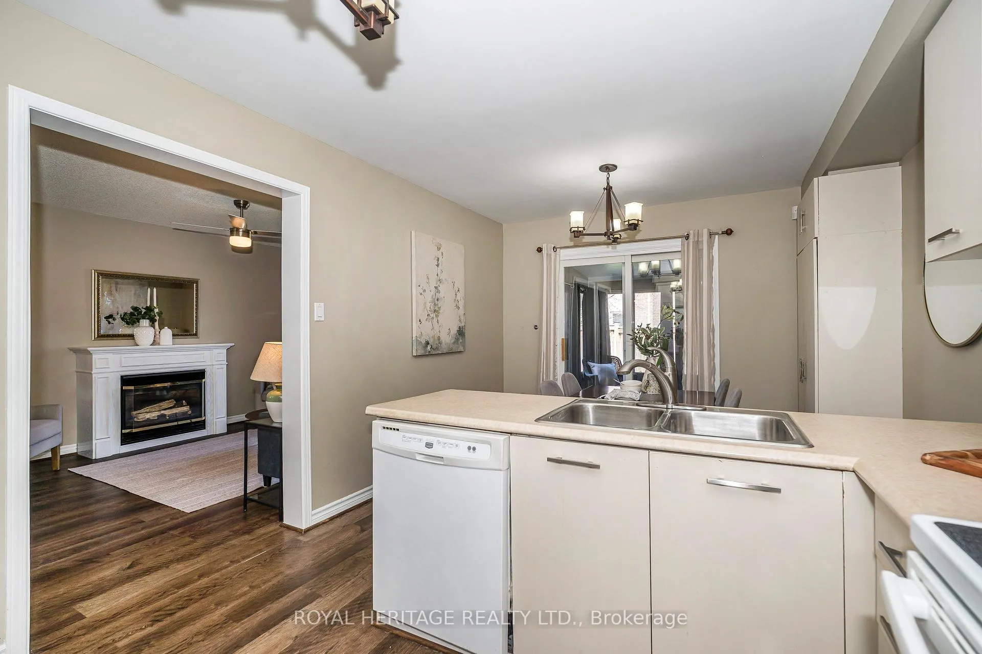 Photo 16 of 67 hughes Crescent, Ajax, Central — HOMEH