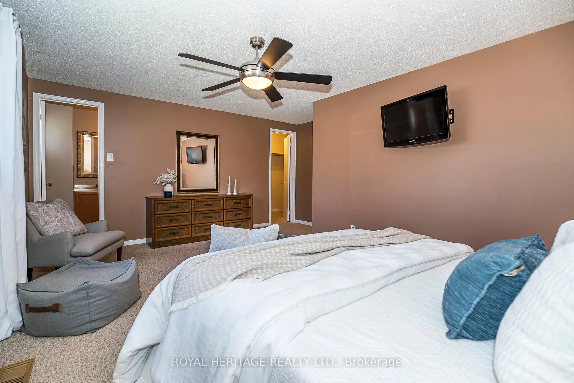 Photo 25 of 67 hughes Crescent, Ajax, Central — HOMEH